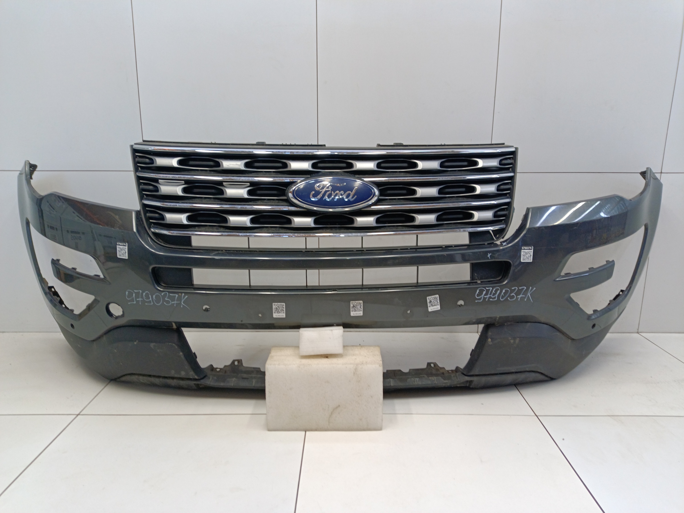 Бампер передний Ford Explorer 5 Restail