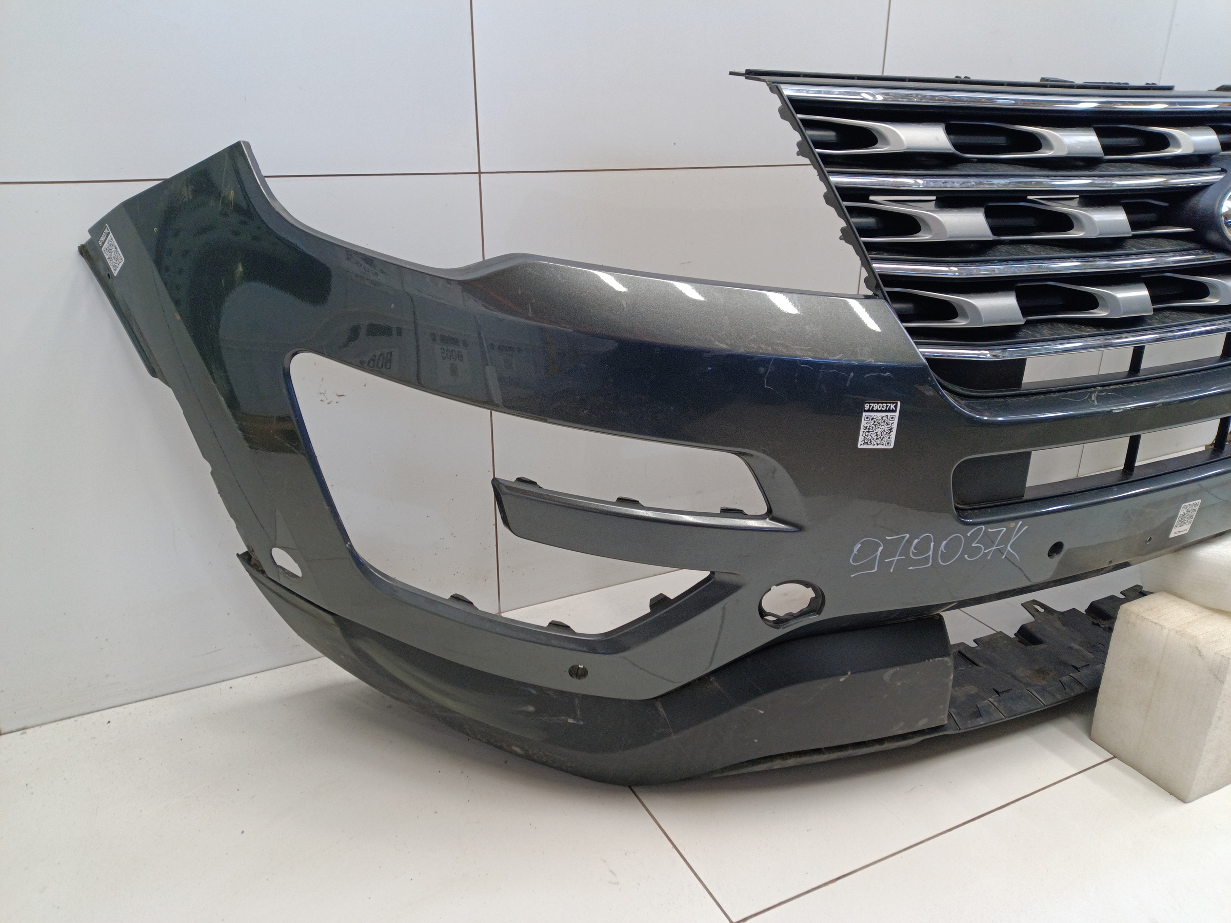 Бампер передний Ford Explorer 5 Restail