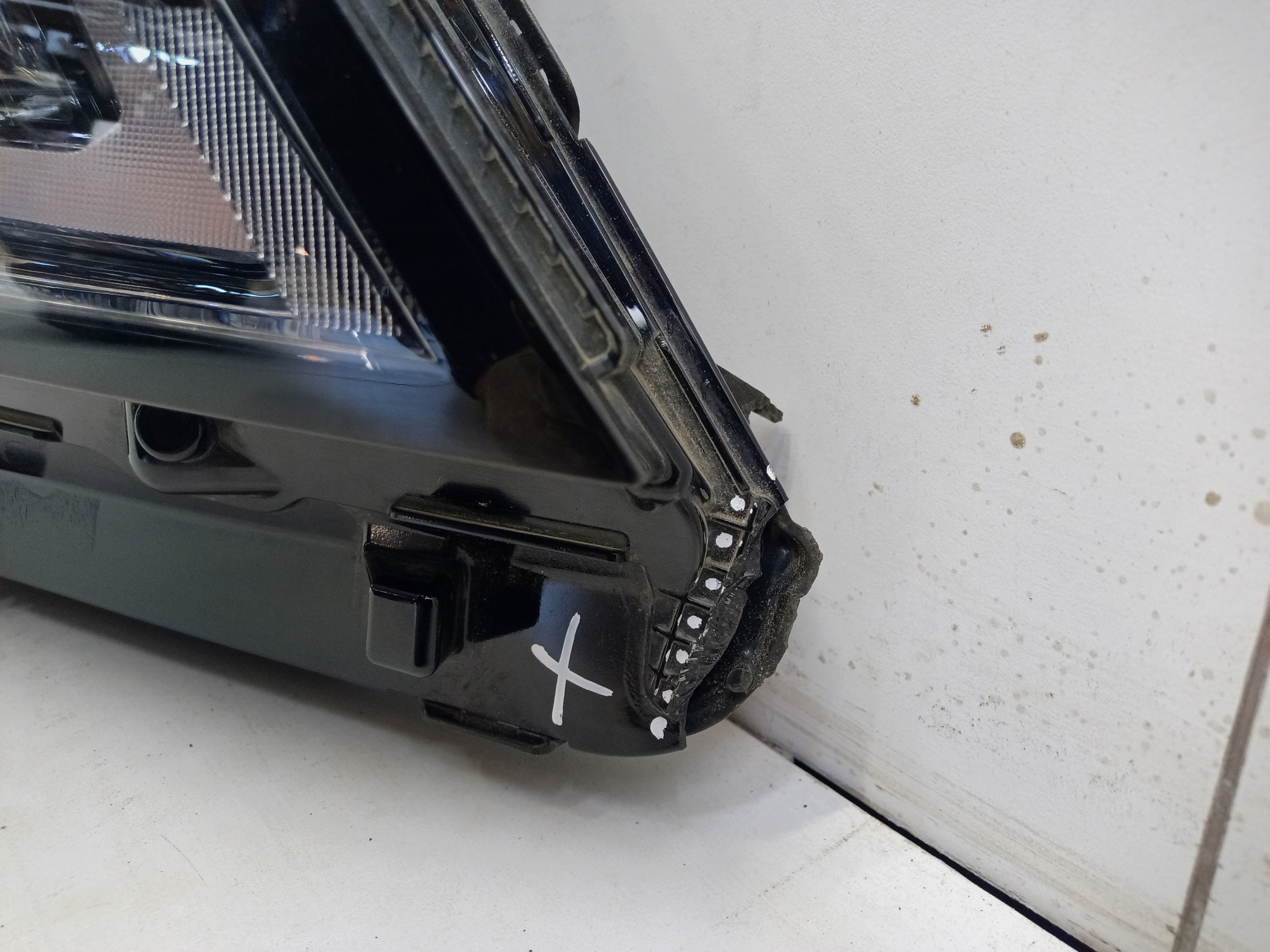 Фара передняя правая Evolute i-Space LED