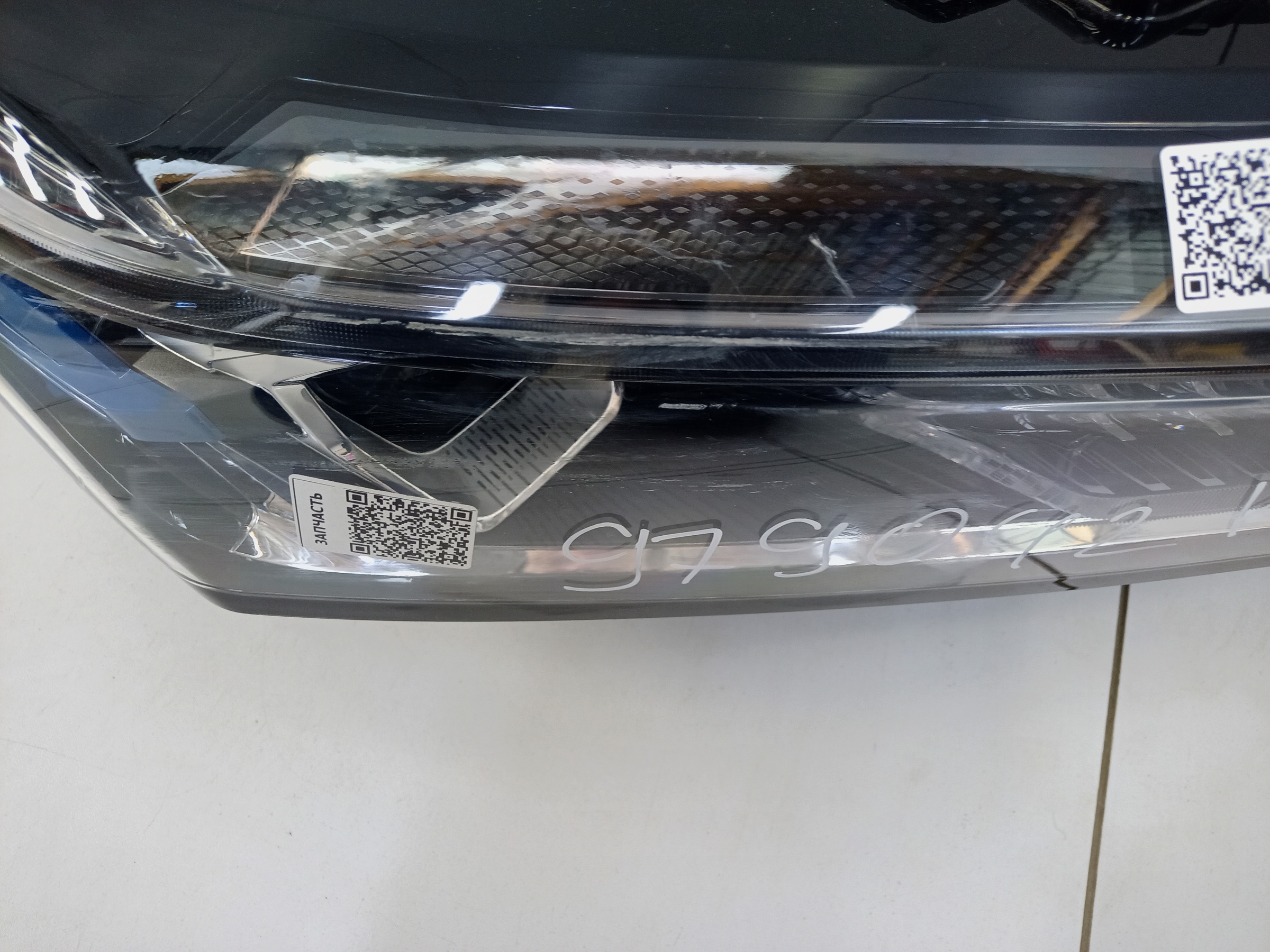 Фара передняя правая Evolute i-Space LED