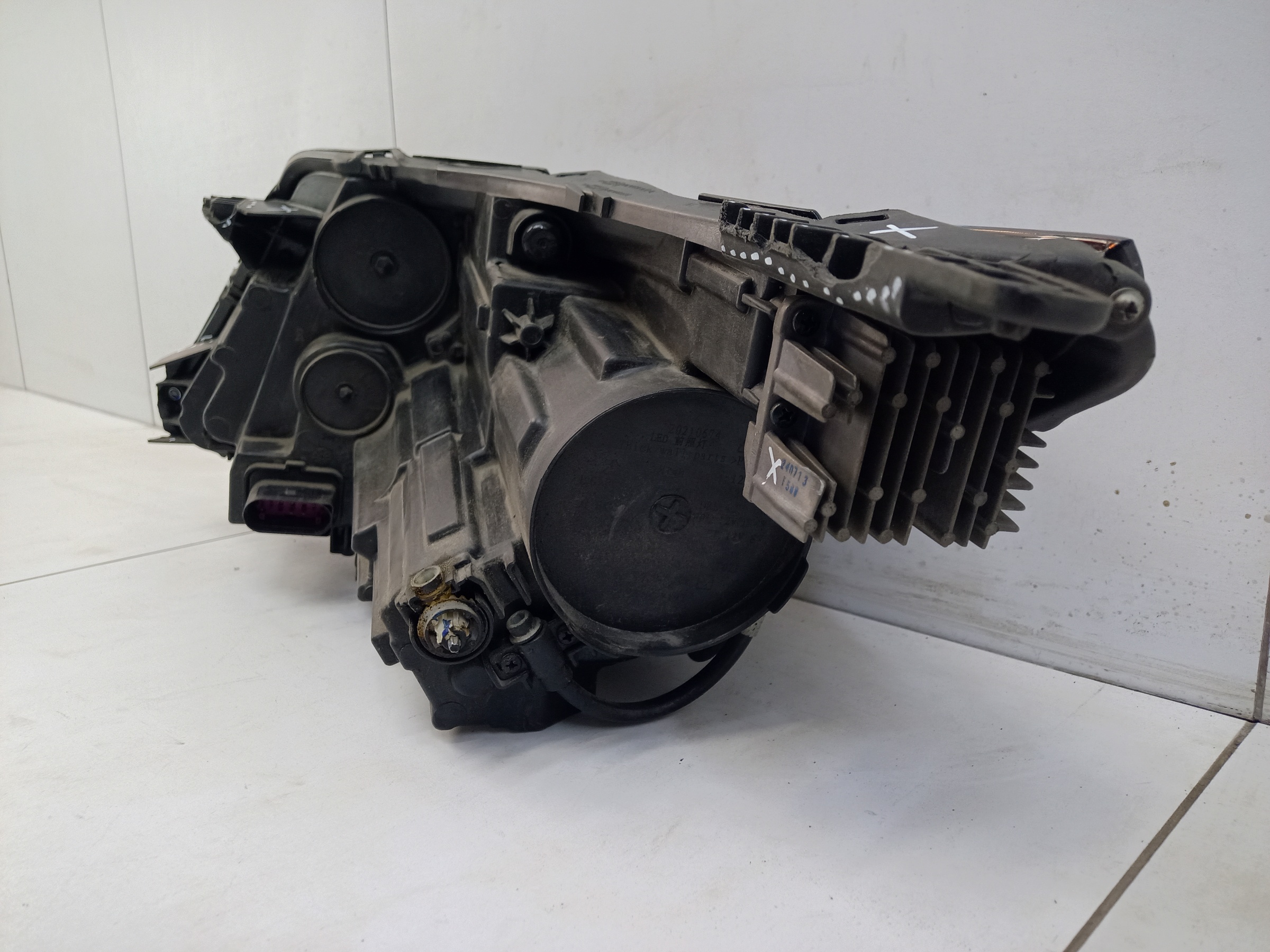 Фара передняя правая Evolute i-Space LED