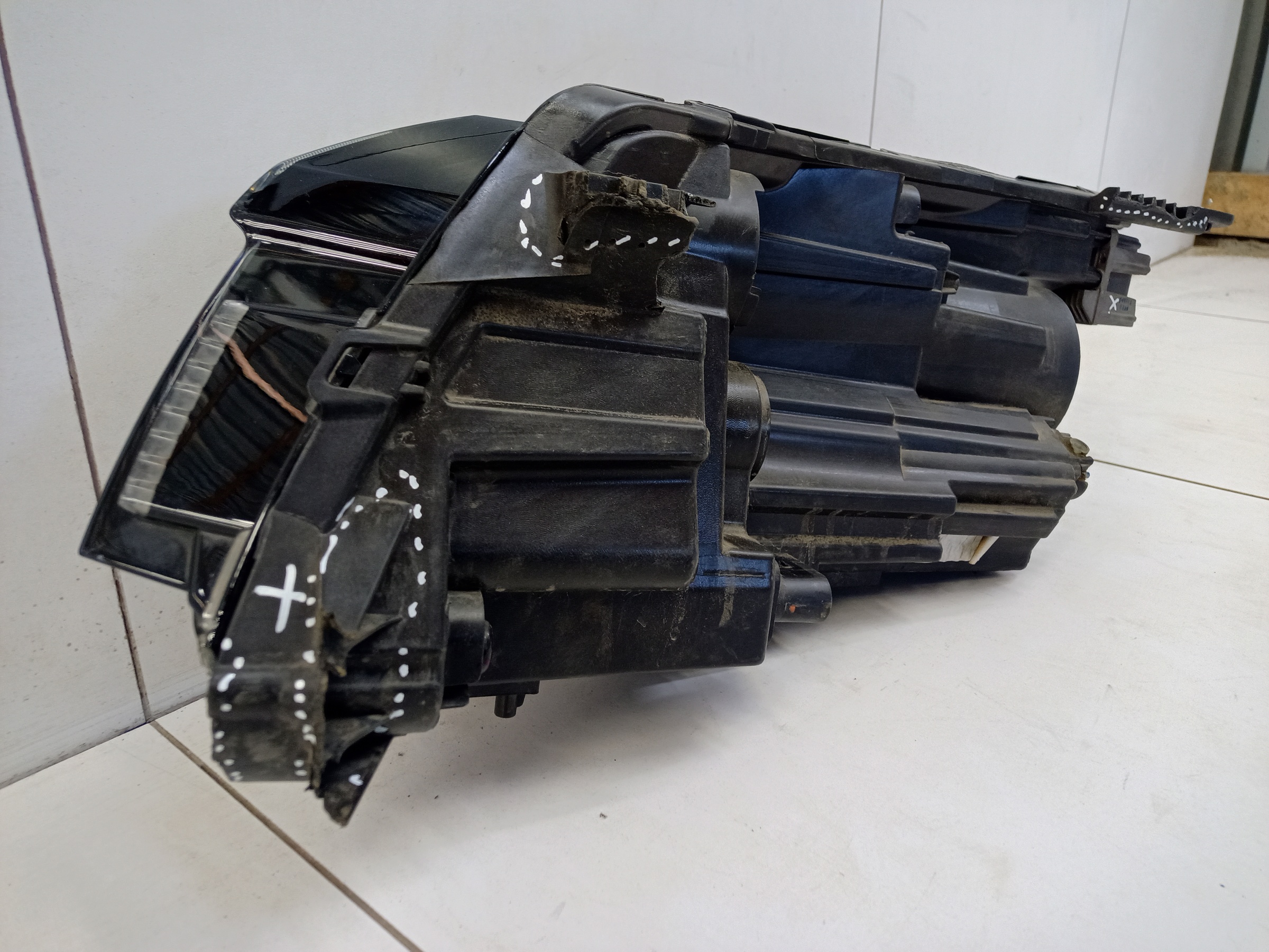 Фара передняя правая Evolute i-Space LED