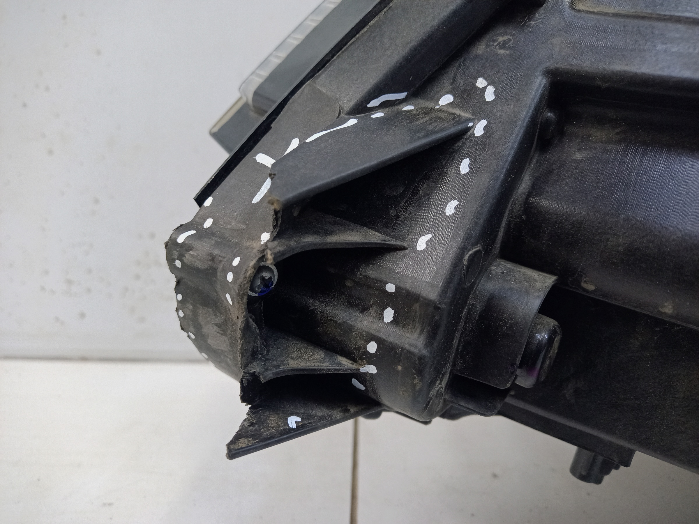 Фара передняя правая Evolute i-Space LED