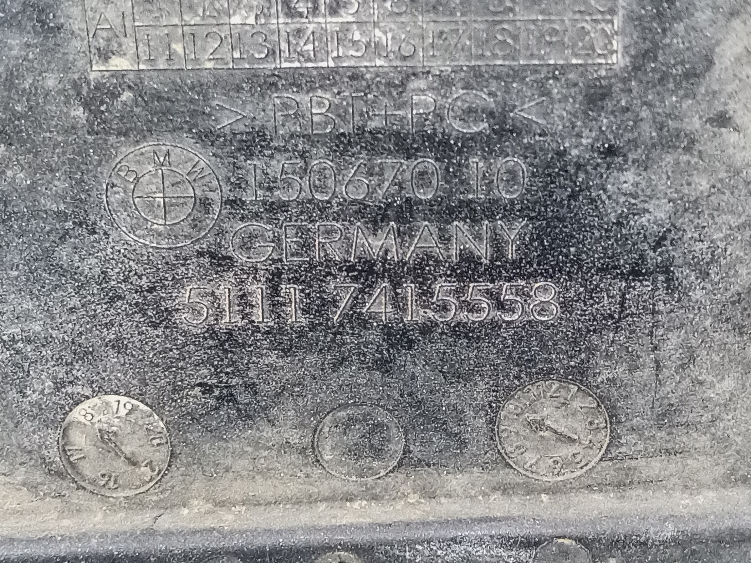 Заглушка буксировочного крюка переднего бампера BMW 6er G32