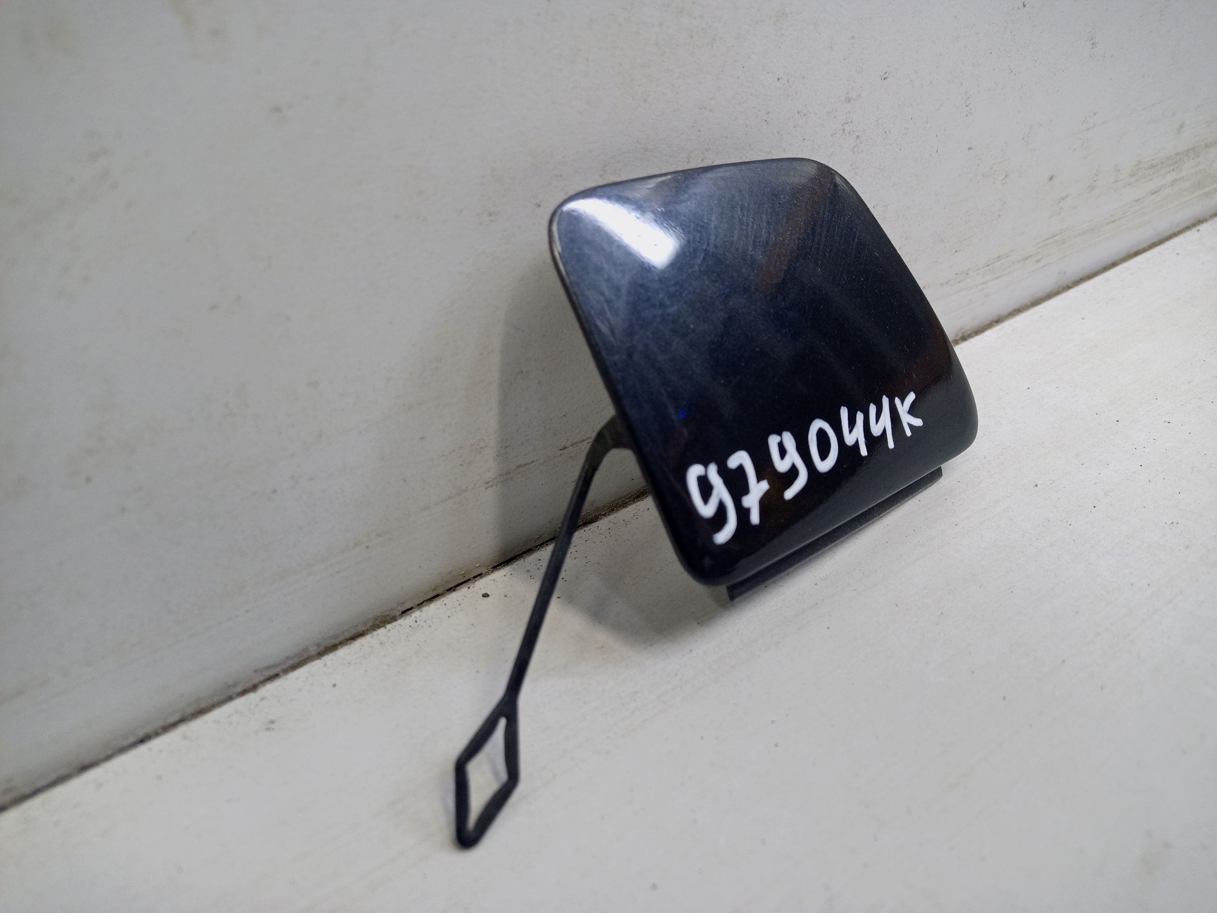 Заглушка буксировочного крюка переднего бампера BMW 6er G32