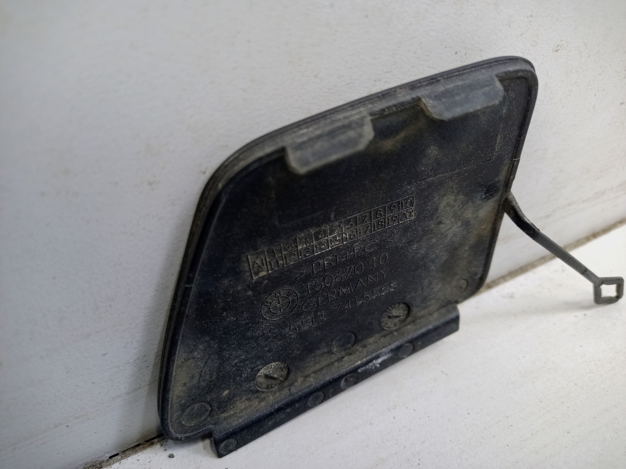 Заглушка буксировочного крюка переднего бампера BMW 6er G32