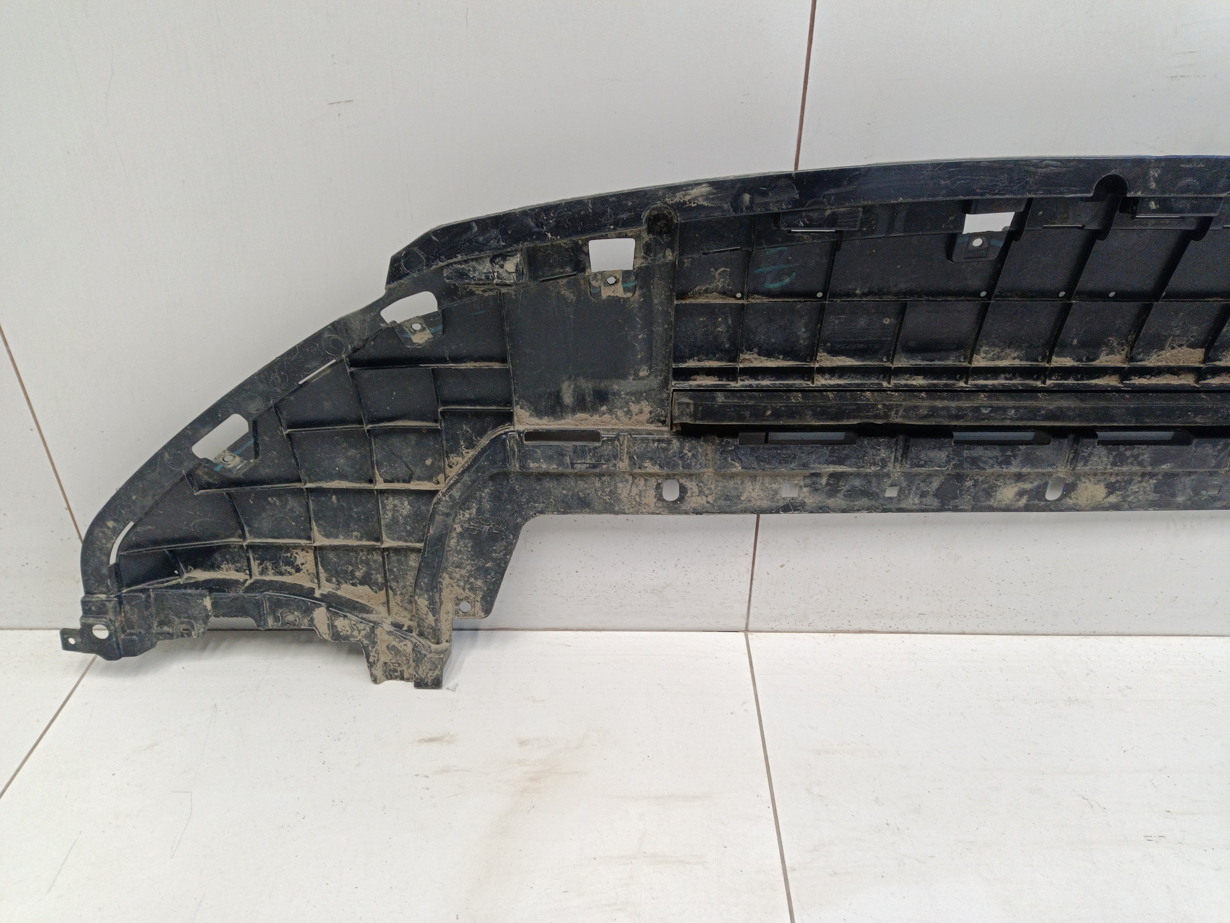 Пыльник переднего бампера Geely Monjaro