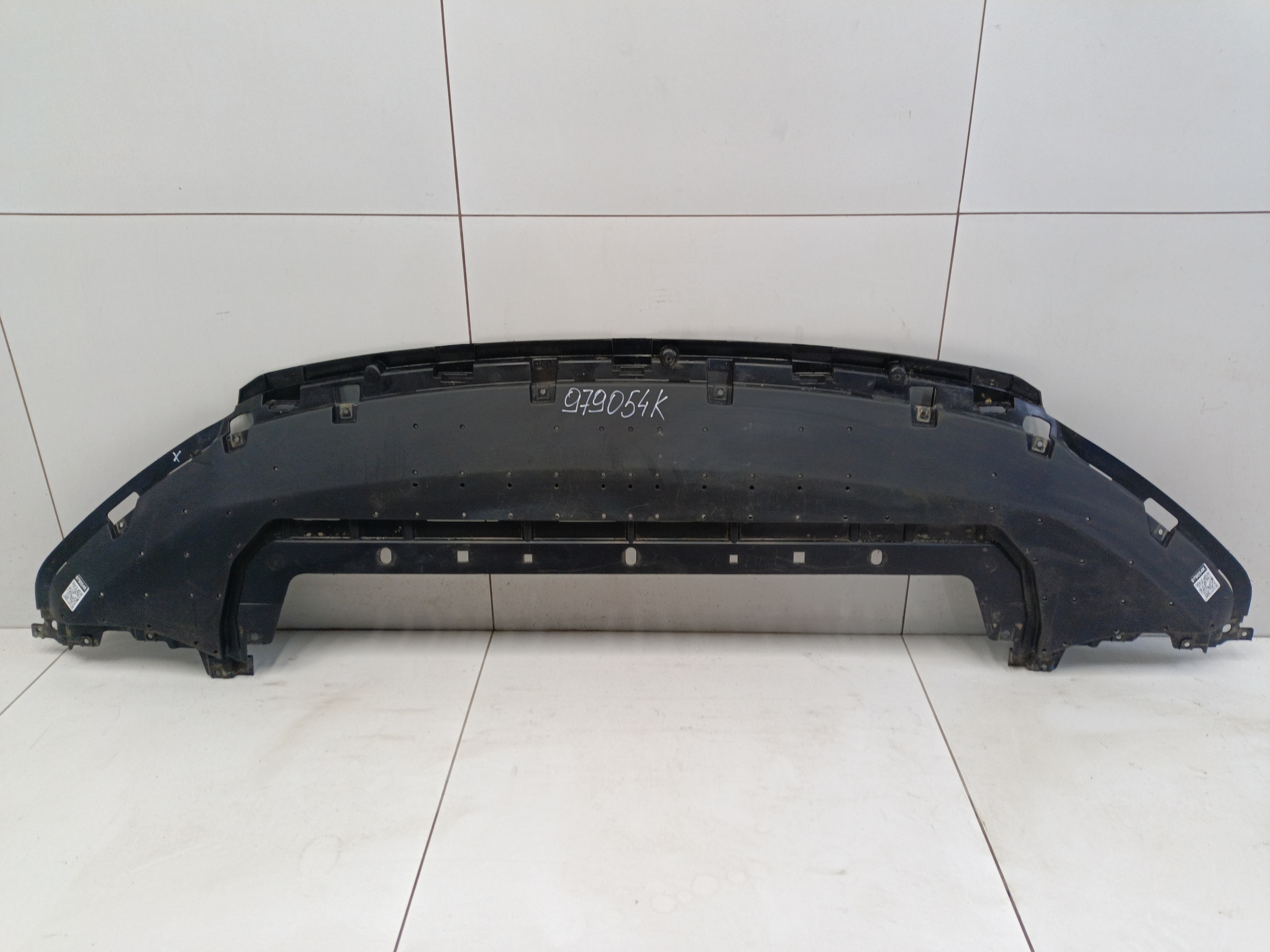 Пыльник переднего бампера Geely Monjaro