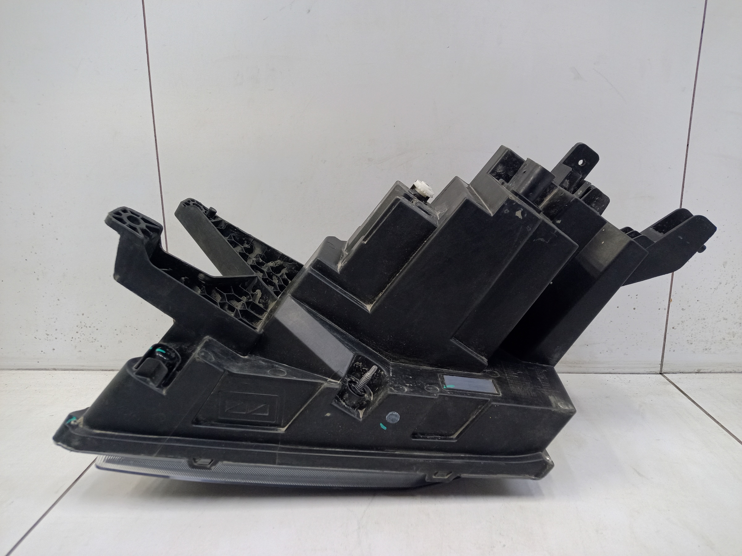 Фара передняя правая Jetour Dashing LED