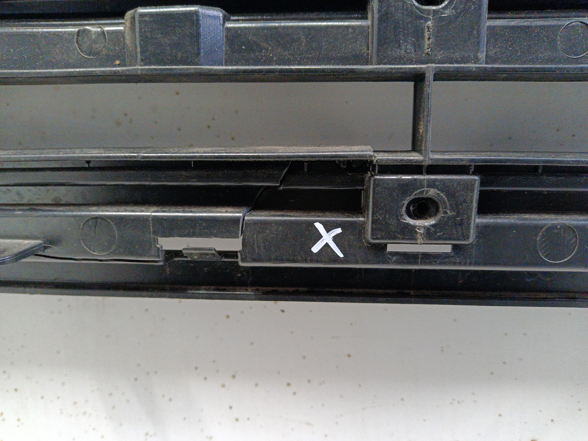 Решётка переднего бампера центральная Exeed TXL Restail