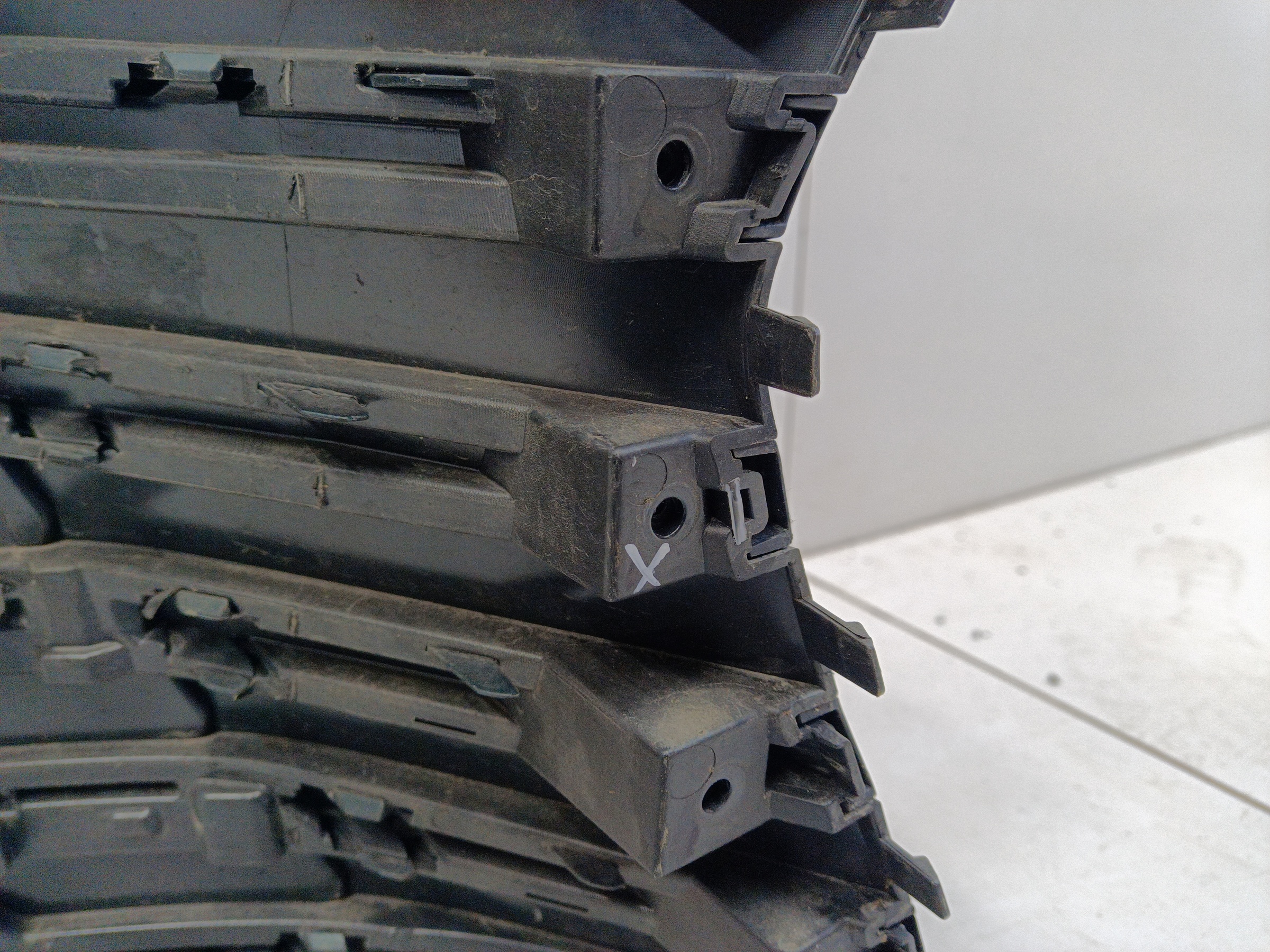 Решётка переднего бампера центральная Exeed TXL Restail