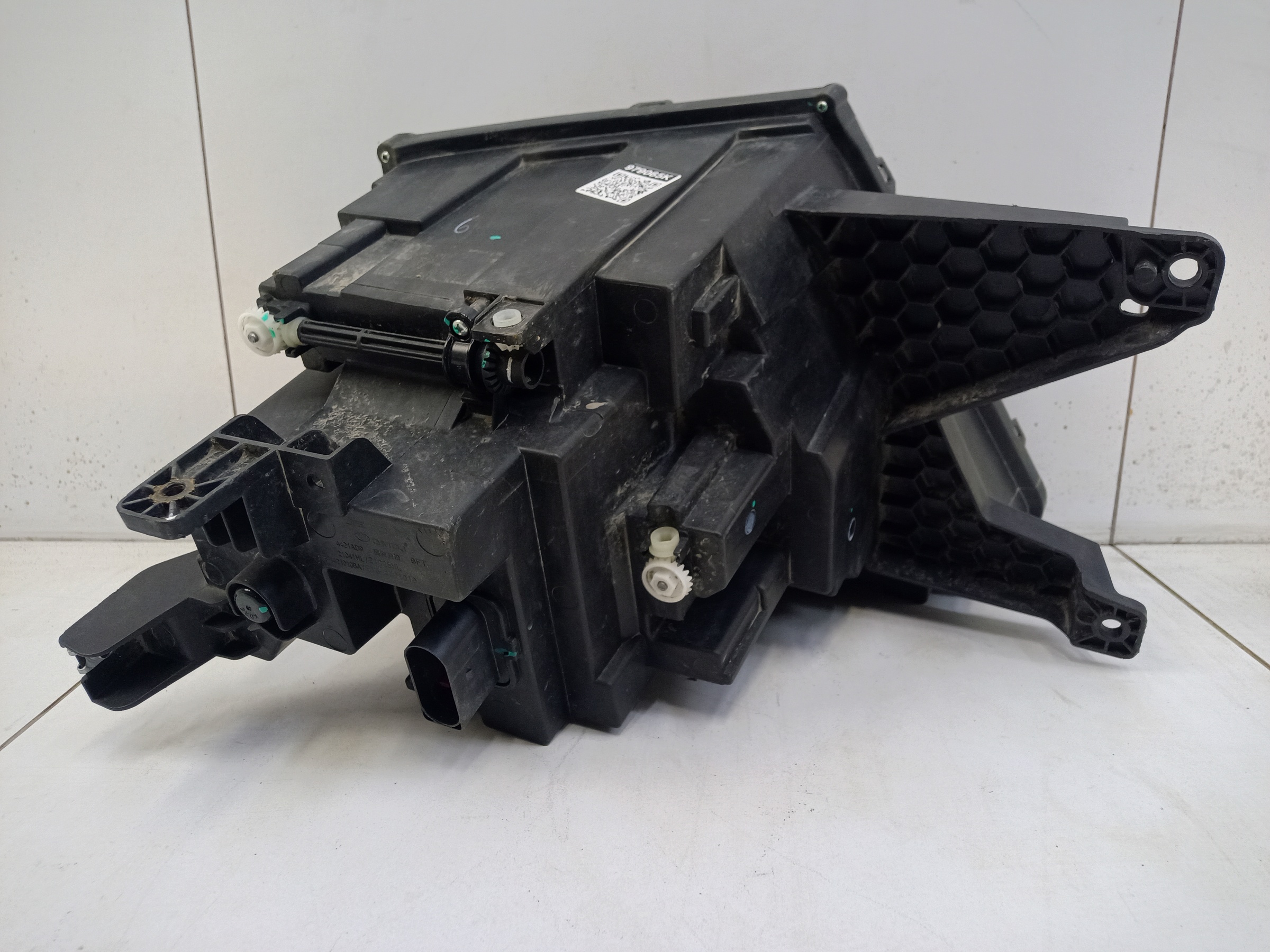 Фара передняя левая Jetour Dashing LED