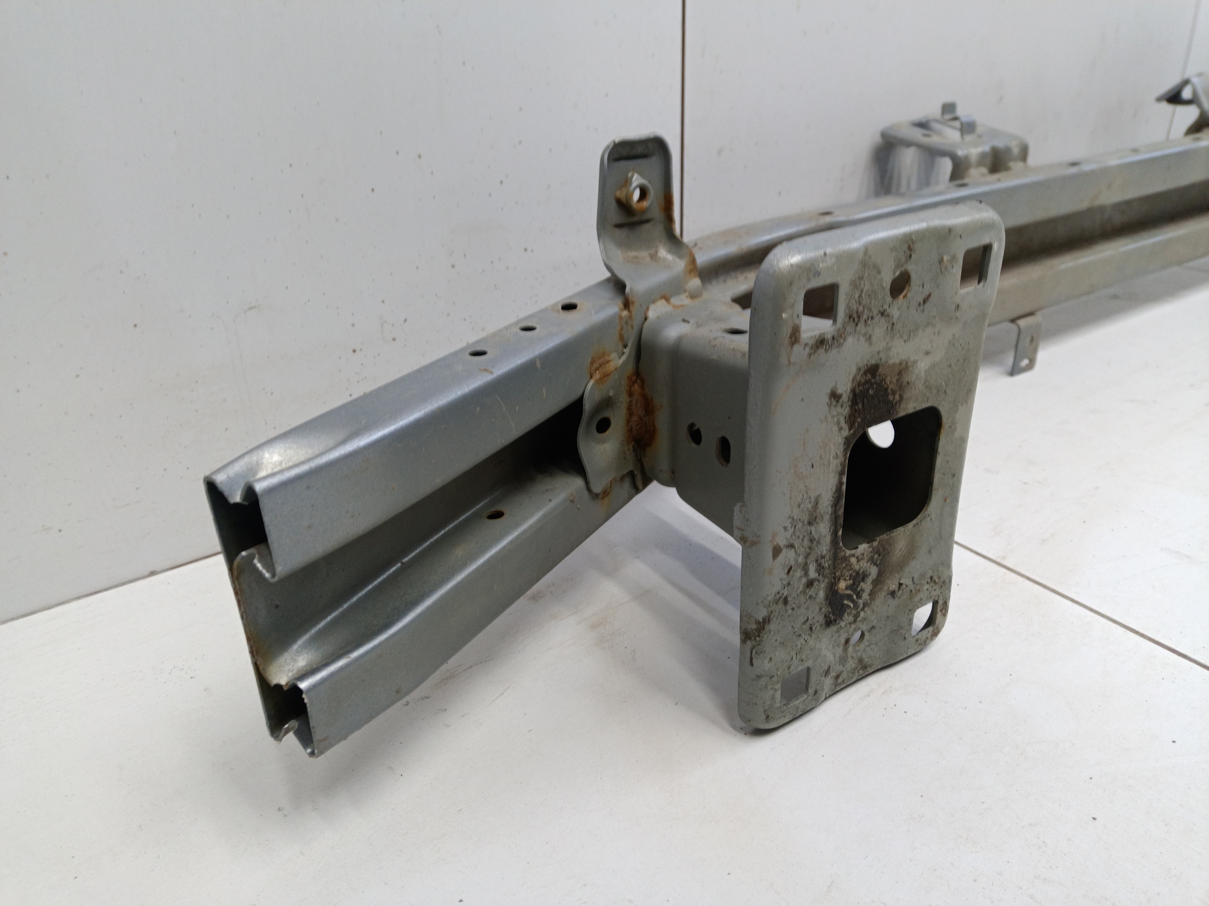 Усилитель переднего бампера Haval Jolion