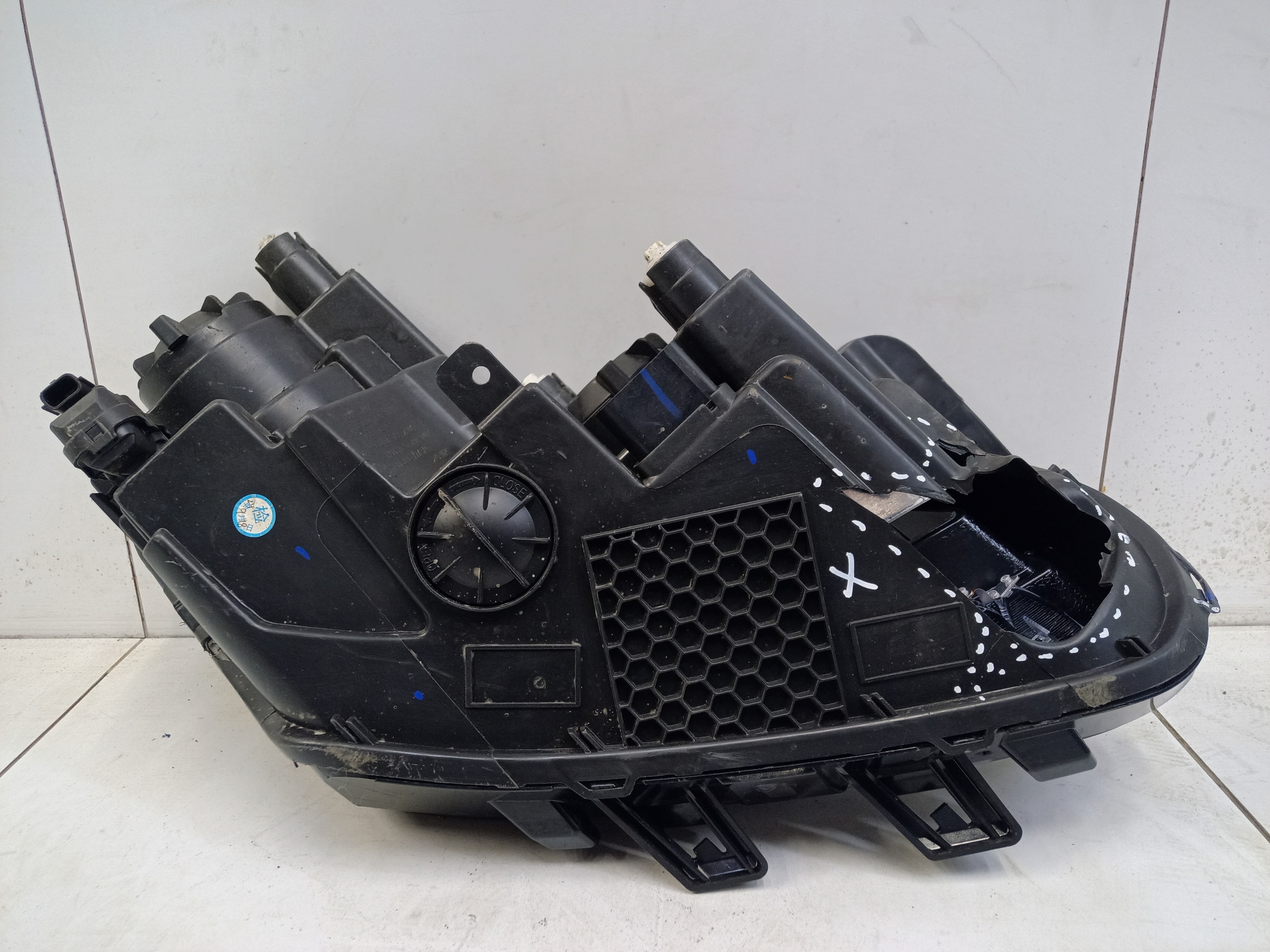 Фара передняя левая Belgee X50 галоген