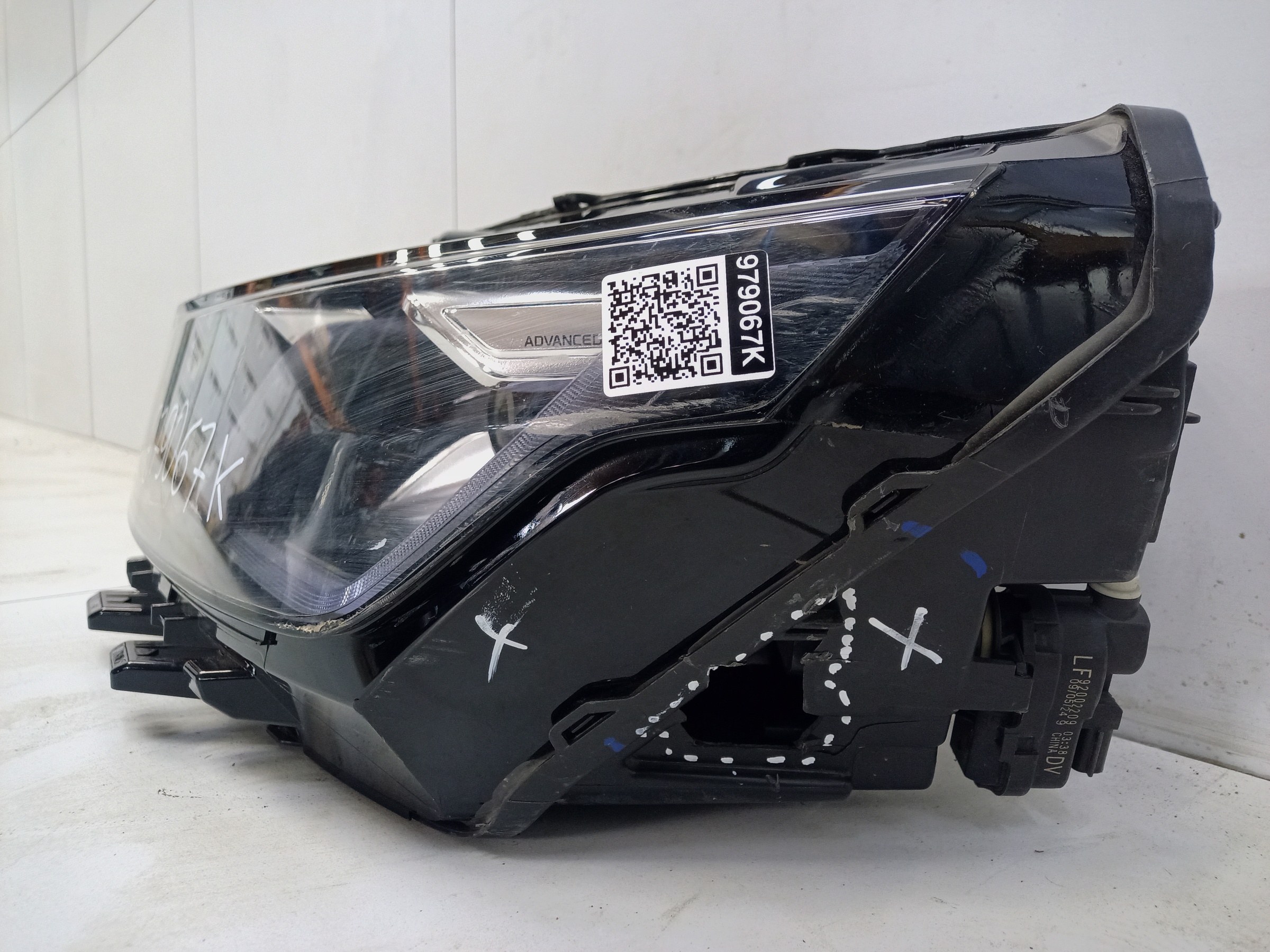 Фара передняя левая Belgee X50 галоген