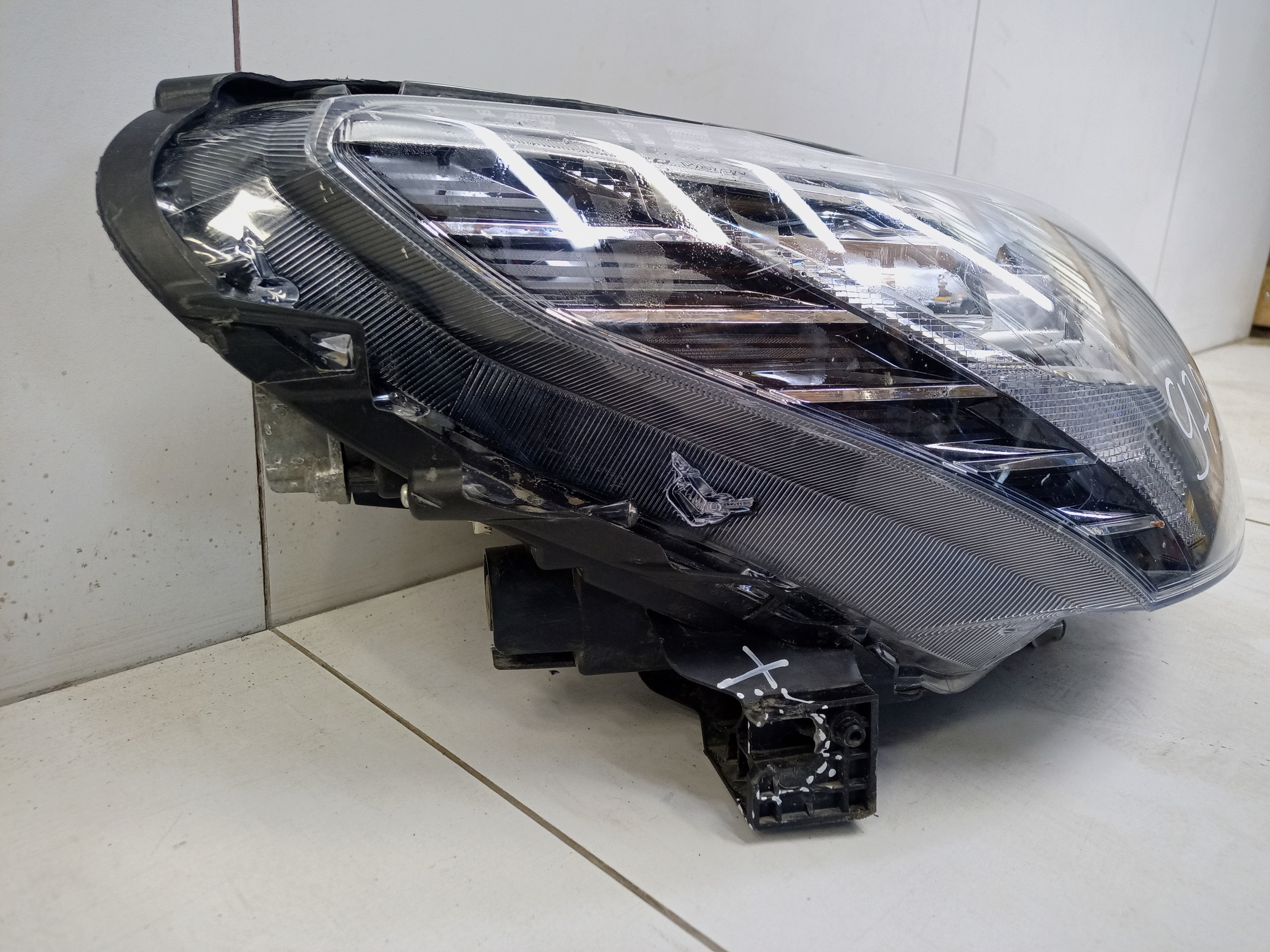 Фара передняя правая Haval Jolion LED