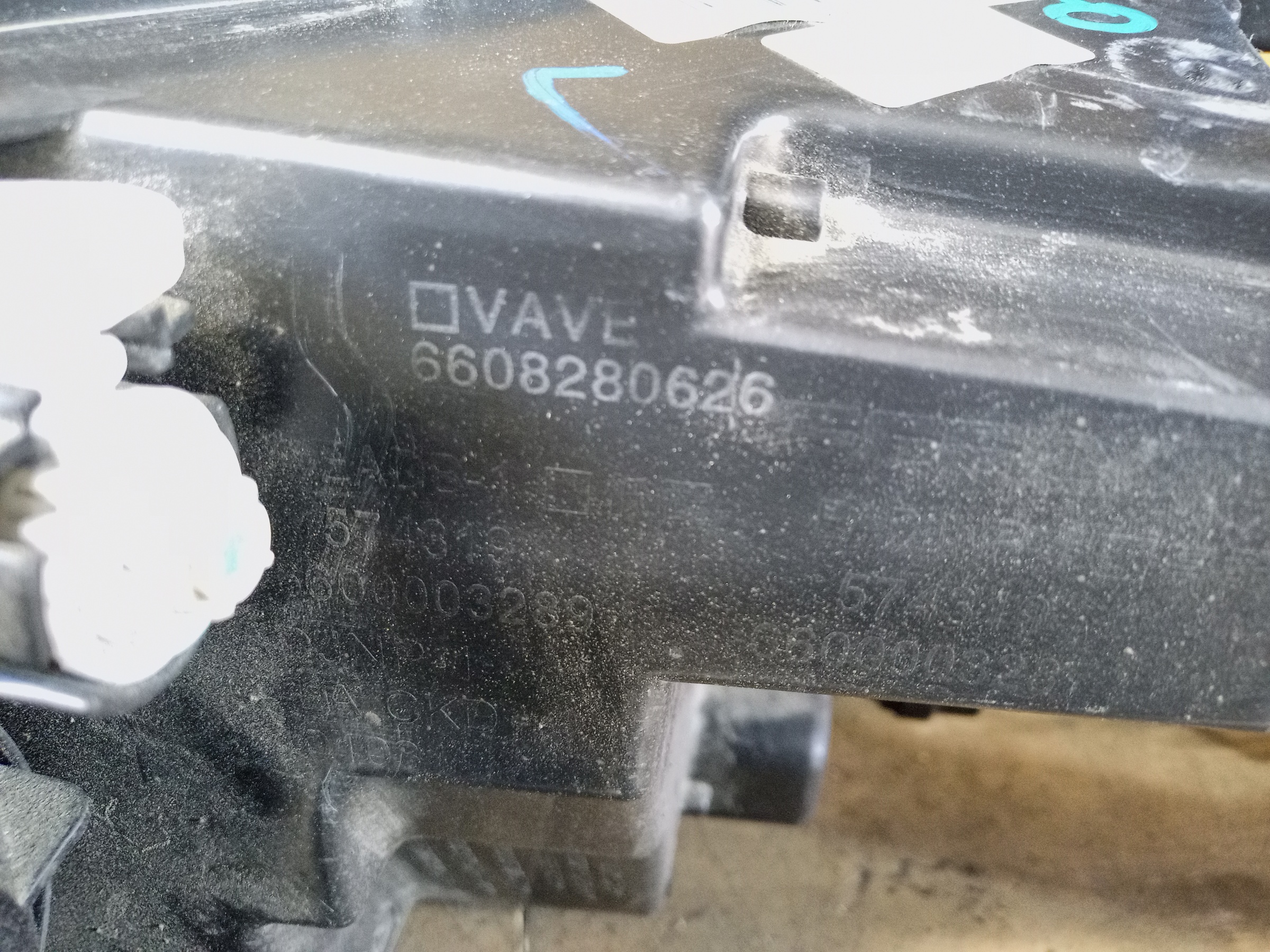 Фара передняя правая Belgee X50 галоген линза