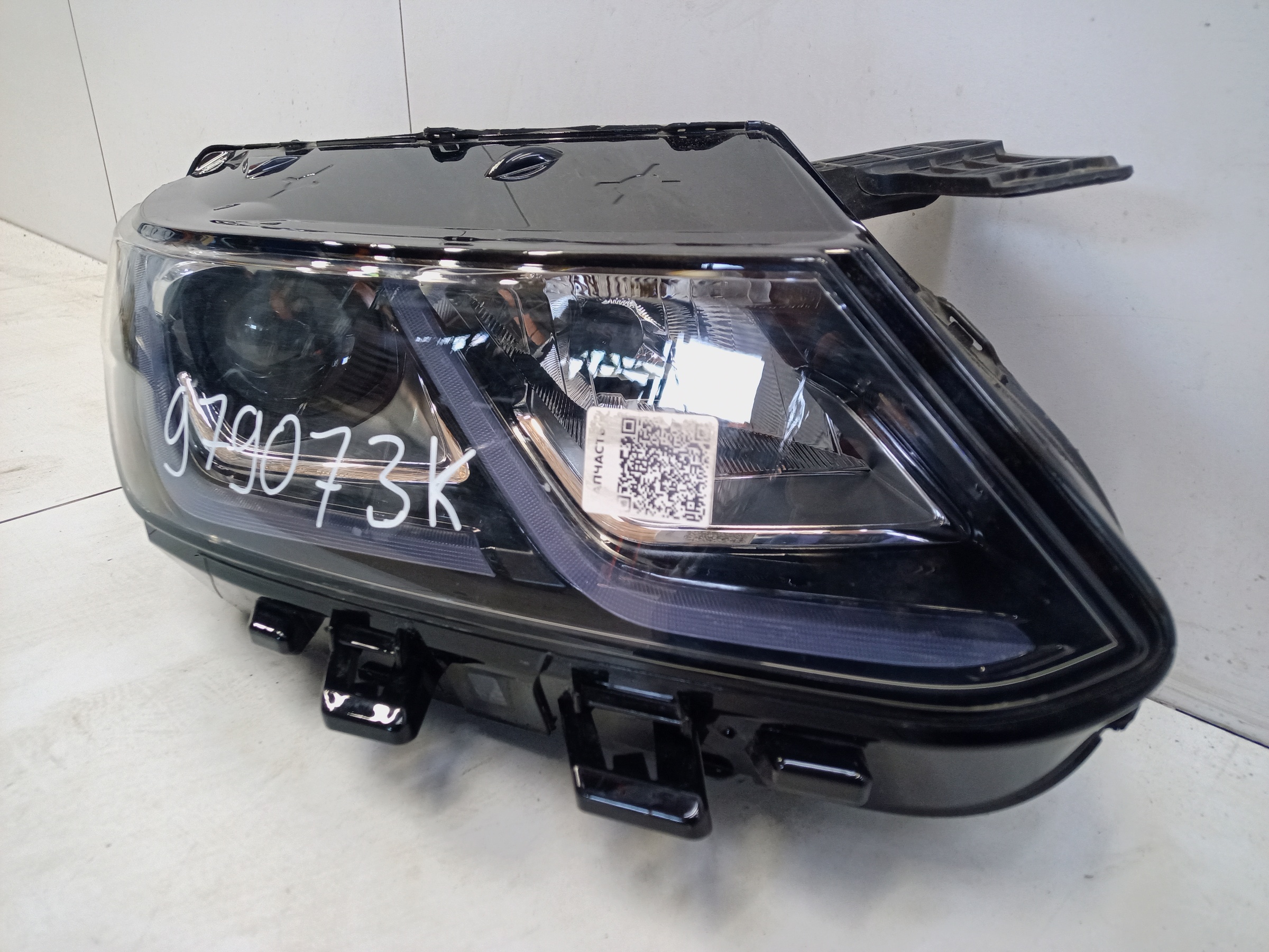 Фара передняя правая Belgee X50 галоген линза