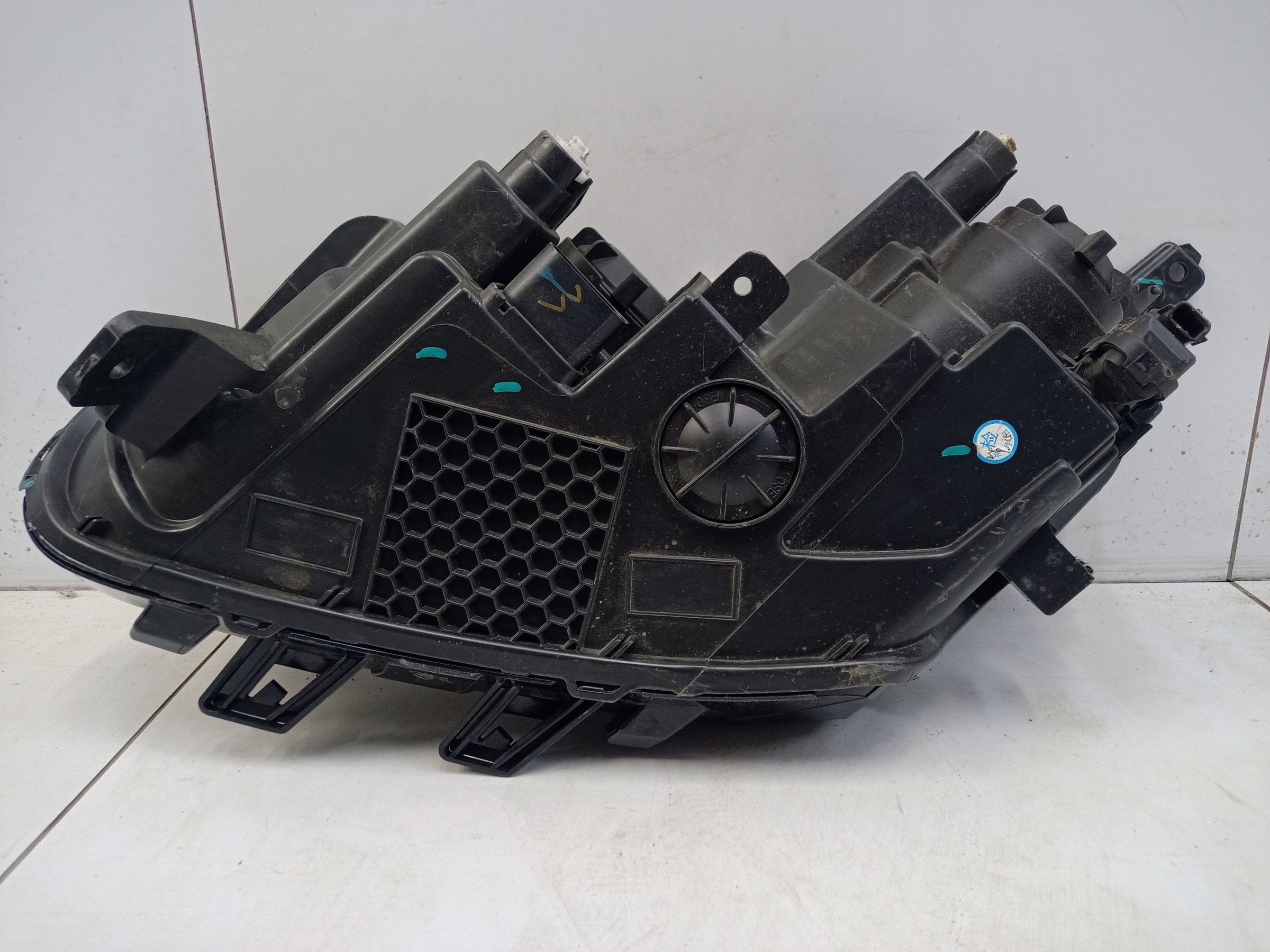 Фара передняя правая Belgee X50 галоген линза