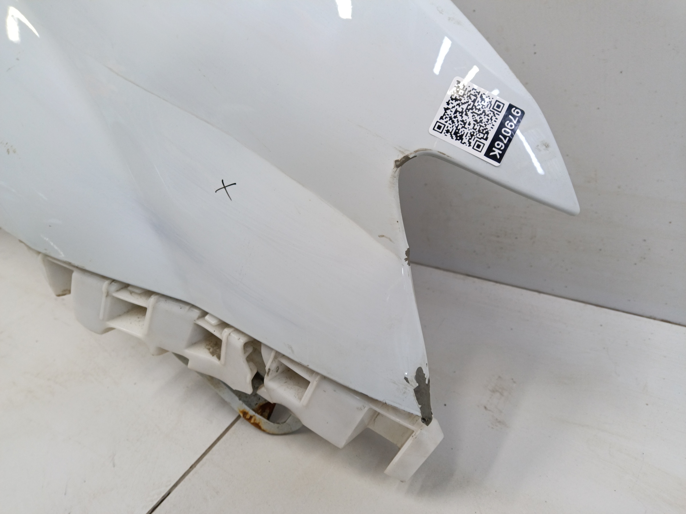 Крыло переднее правое Lada Largus 1 Restail