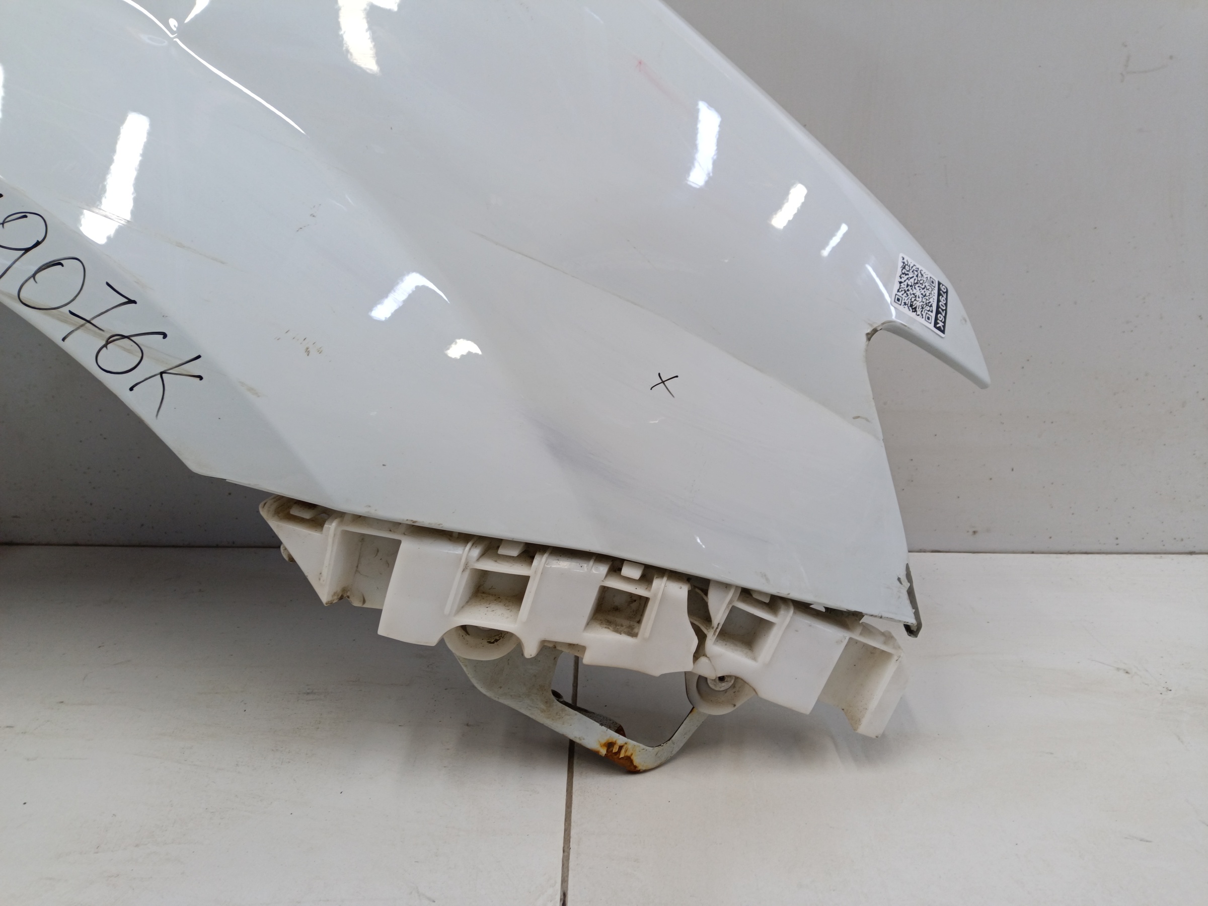 Крыло переднее правое Lada Largus 1 Restail