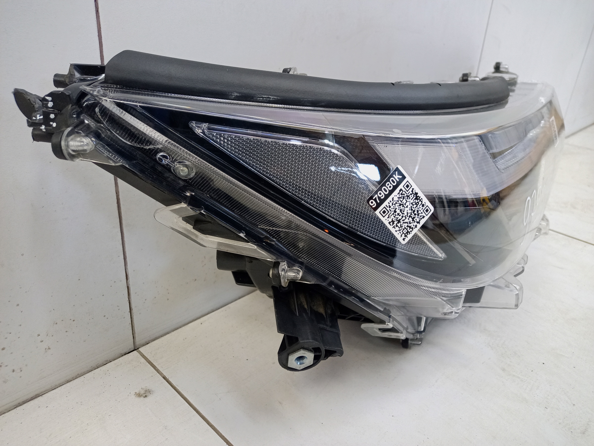 Фара передняя правая Toyota RAV4 XA50 Restail LED