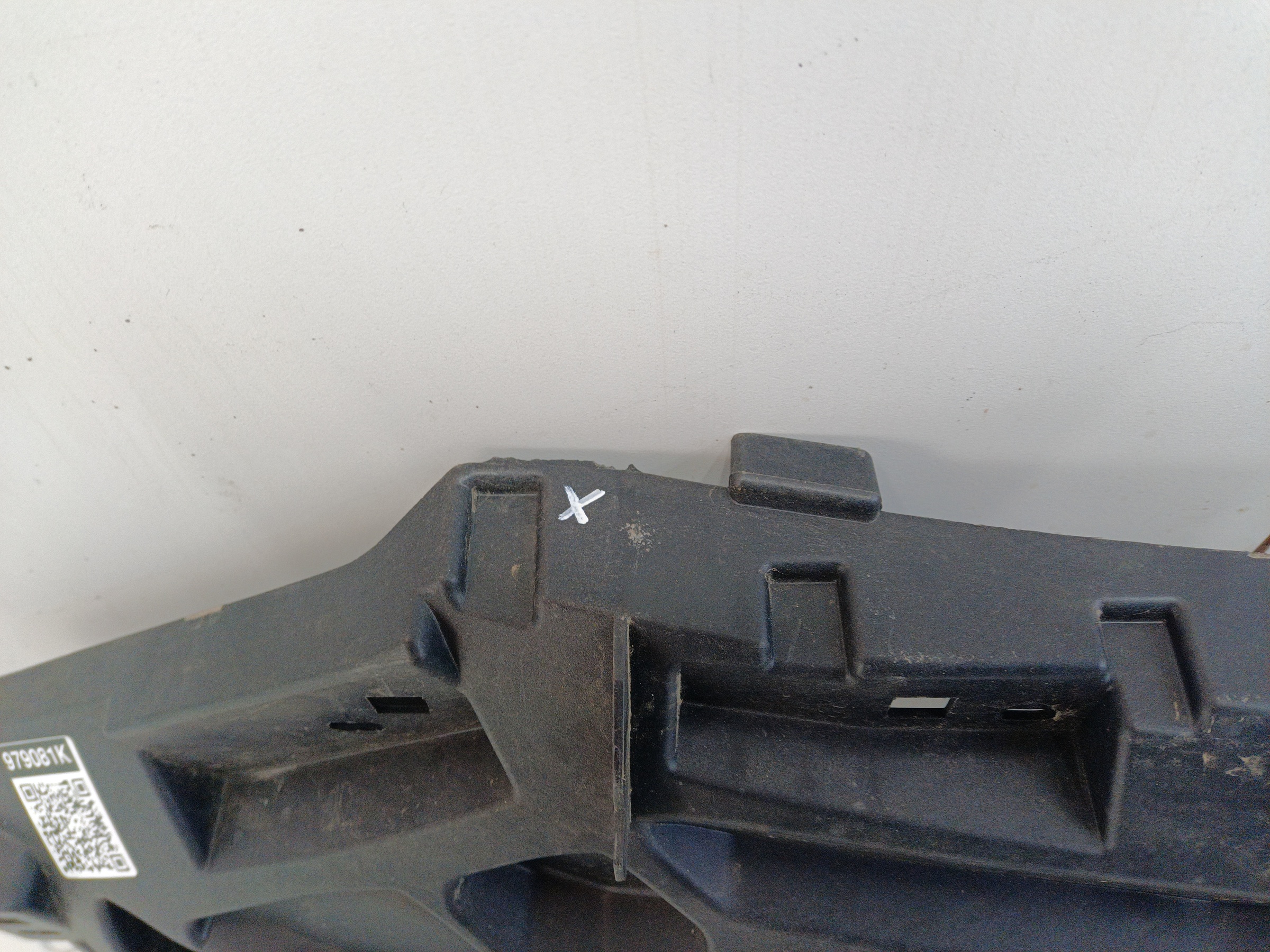 Кронштейн решетки радиатора Audi SQ5 2 Restail