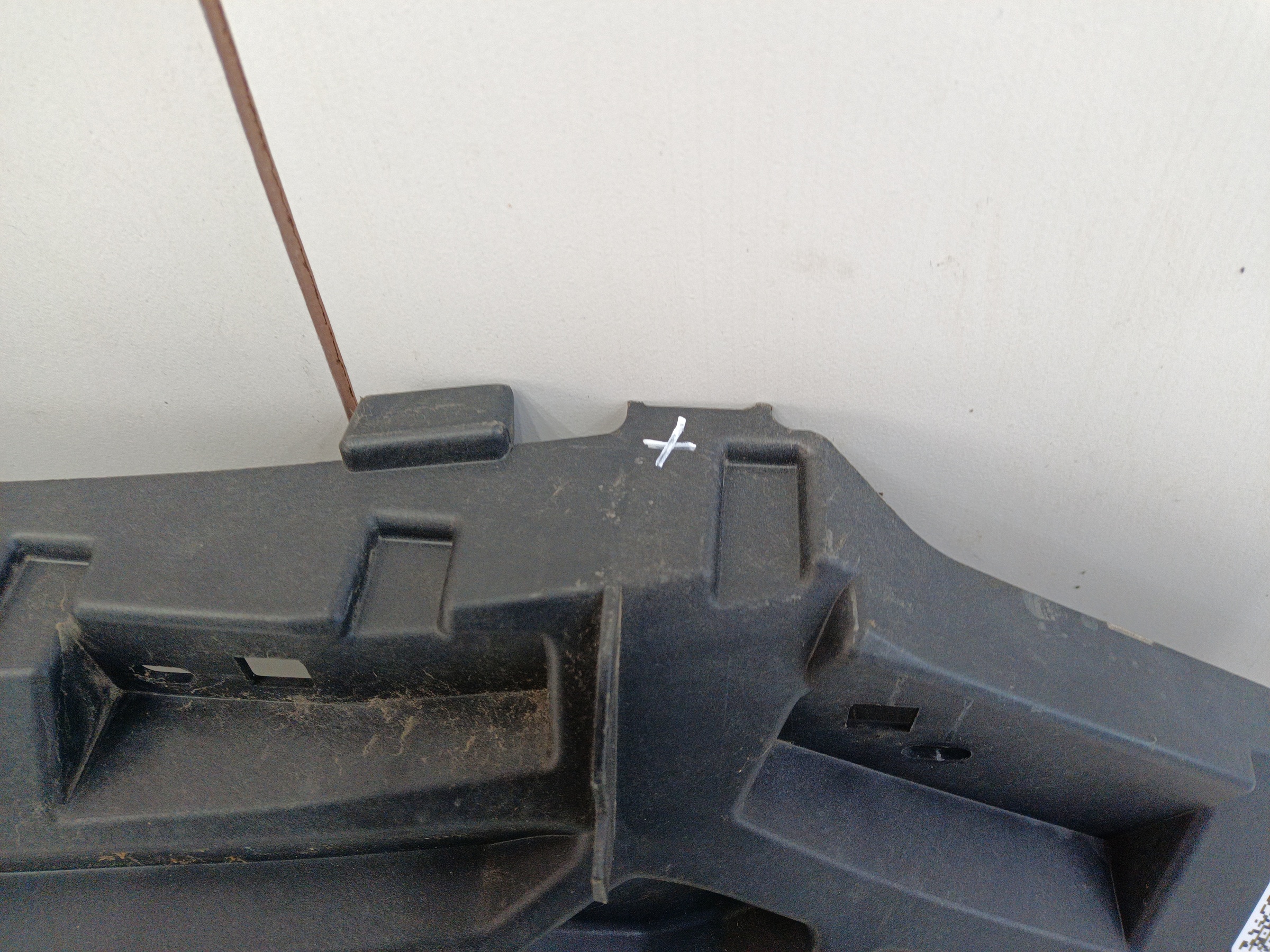 Кронштейн решетки радиатора Audi SQ5 2 Restail