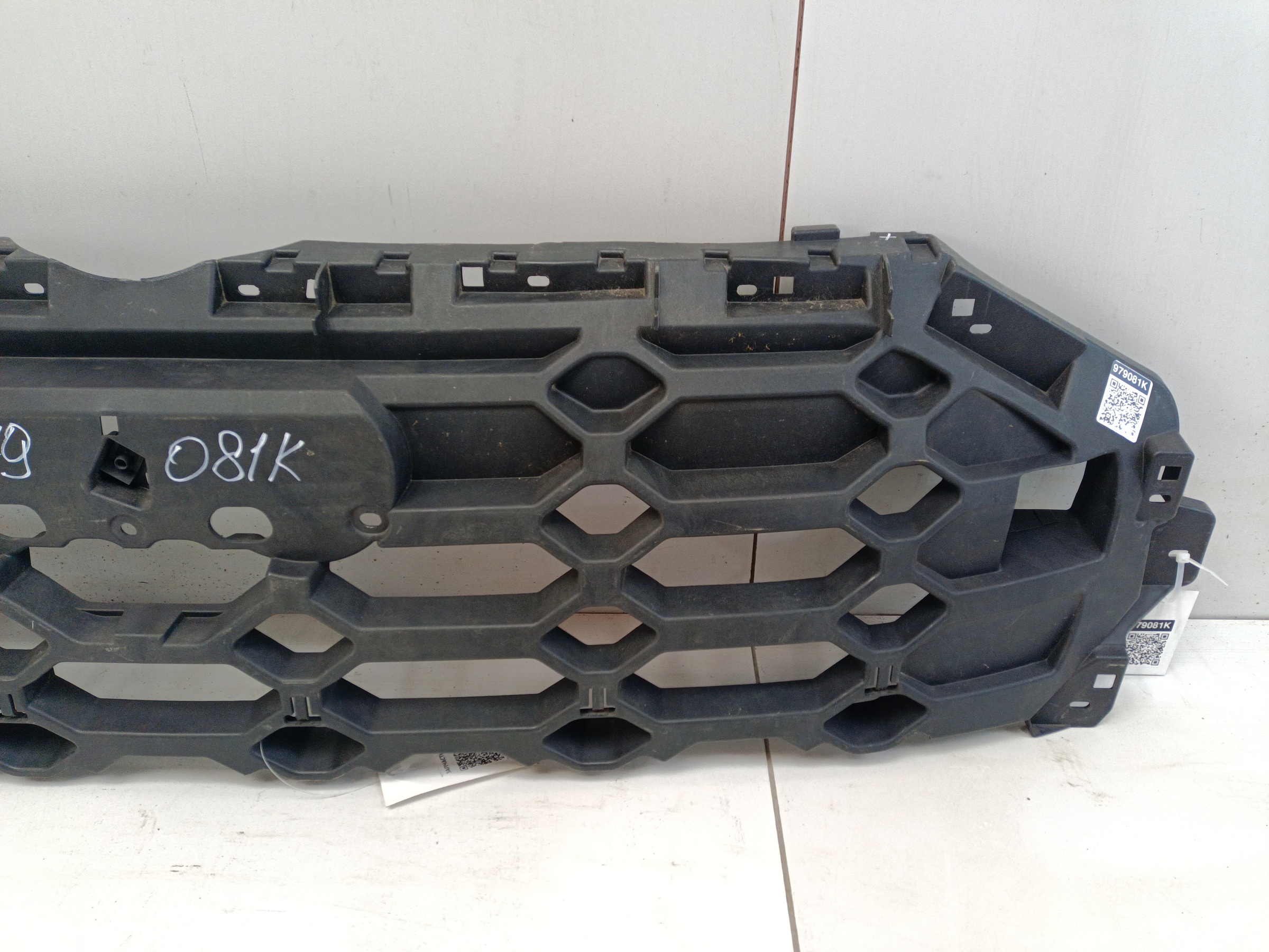 Кронштейн решетки радиатора Audi SQ5 2 Restail