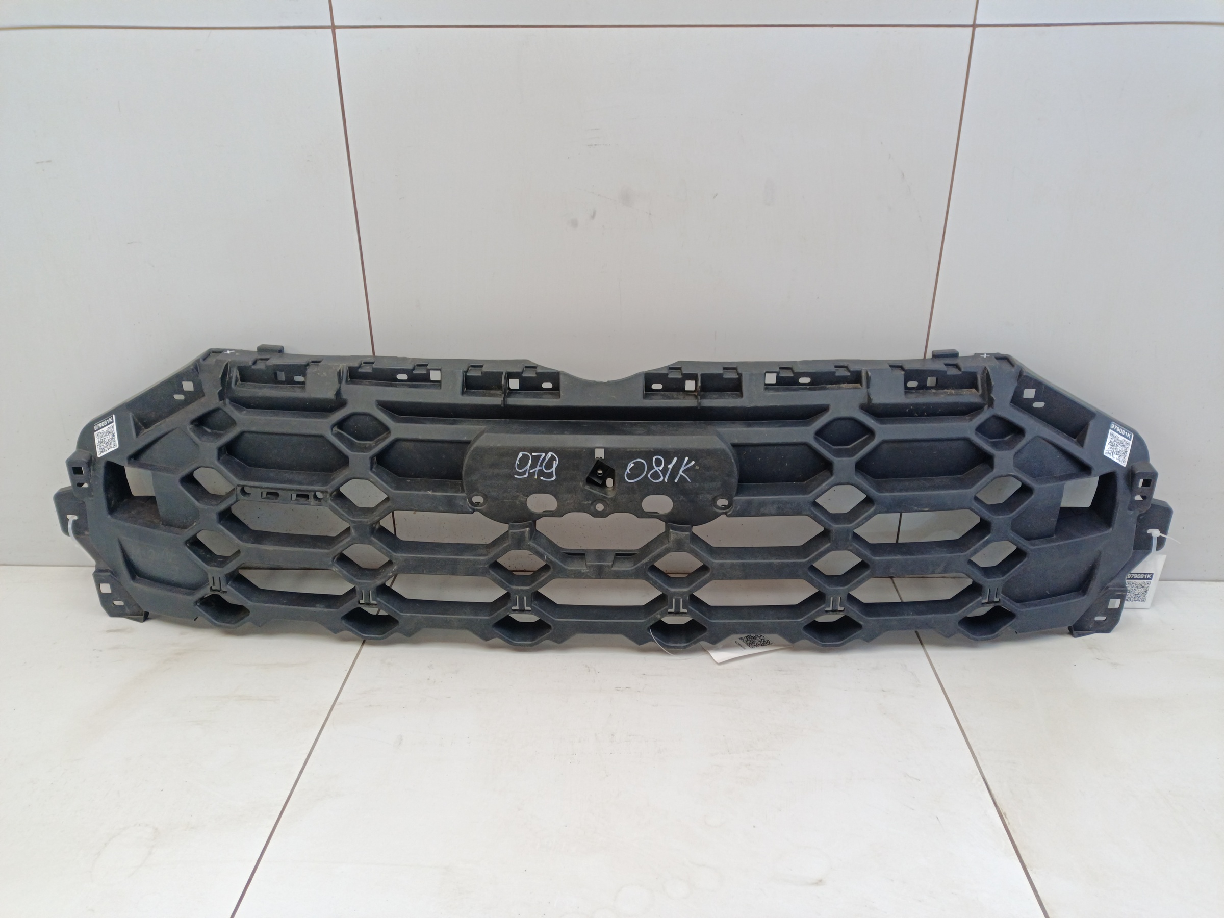 Кронштейн решетки радиатора Audi SQ5 2 Restail