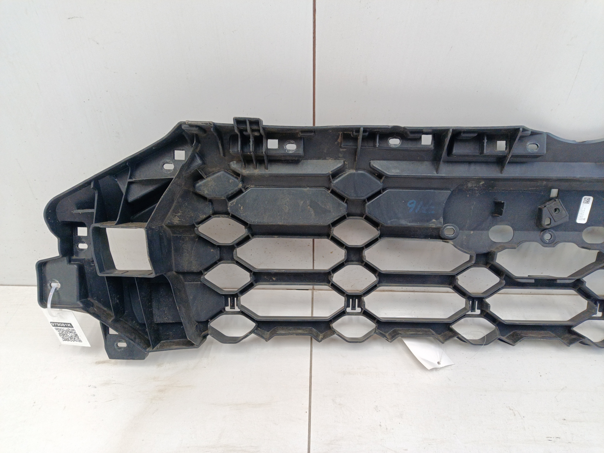 Кронштейн решетки радиатора Audi SQ5 2 Restail