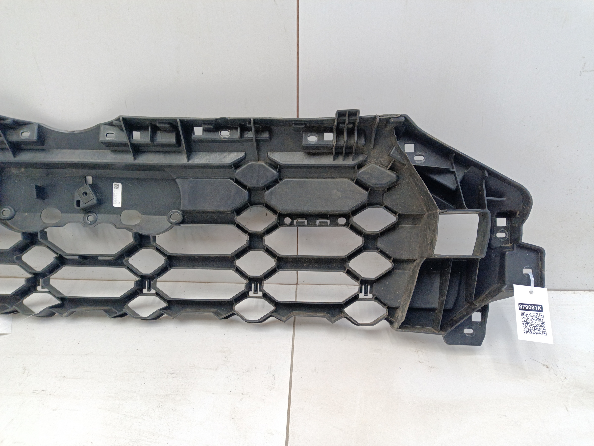 Кронштейн решетки радиатора Audi SQ5 2 Restail