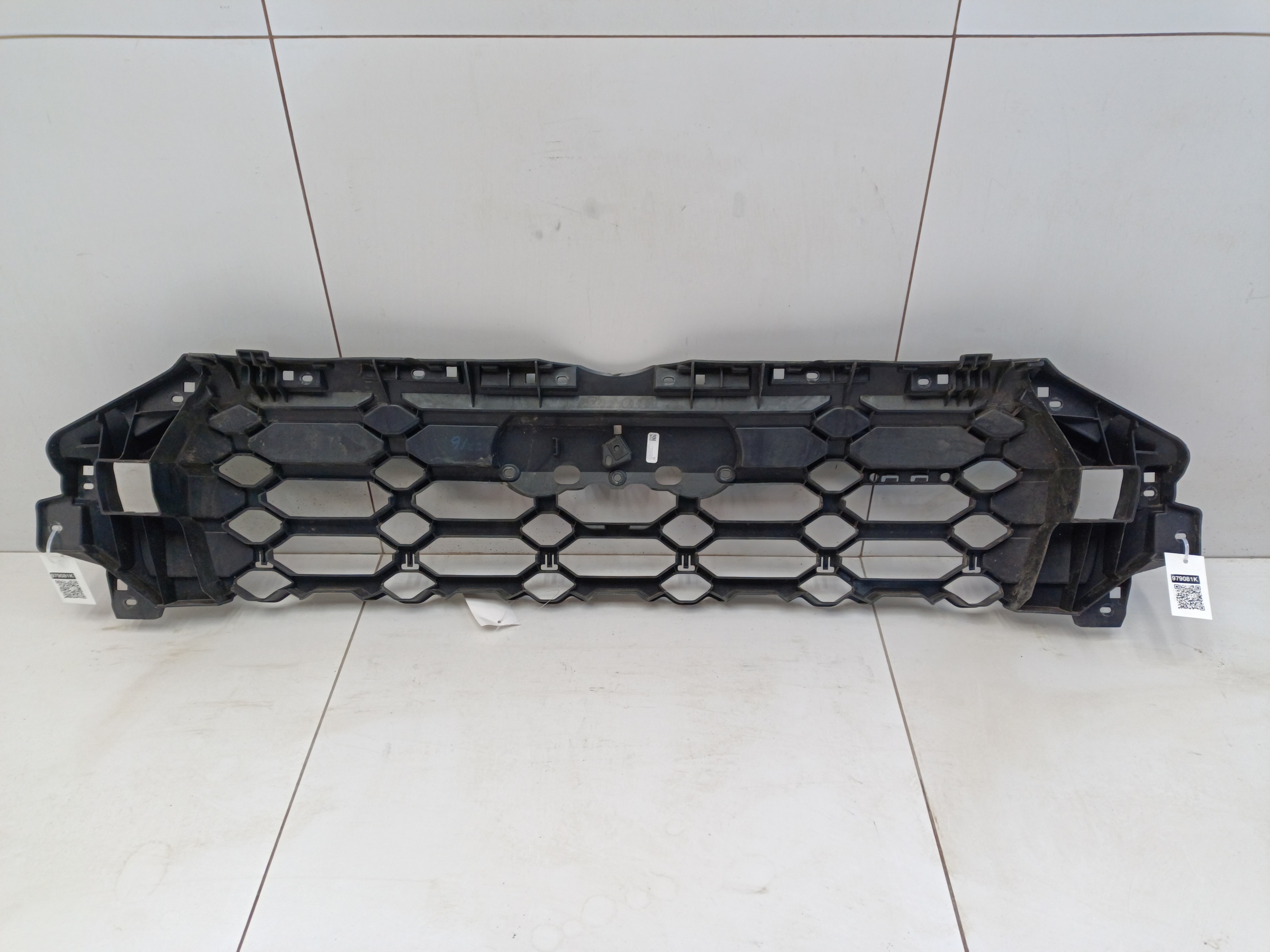 Кронштейн решетки радиатора Audi SQ5 2 Restail