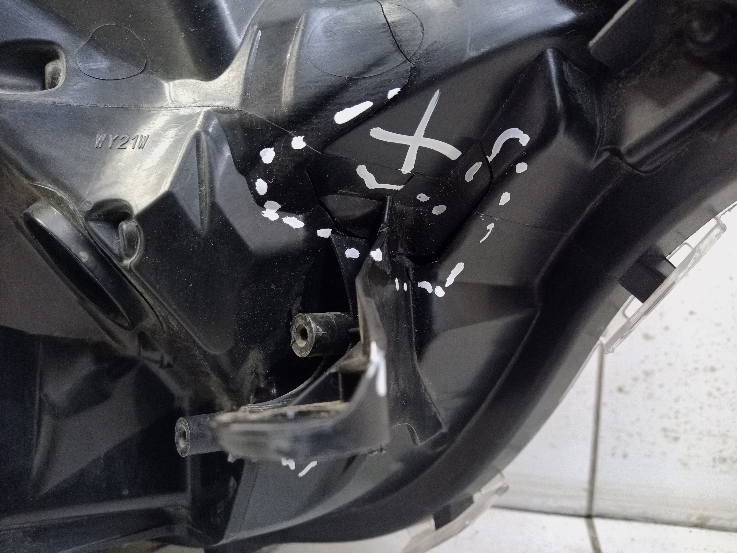 Фара передняя левая Toyota RAV4 XA50 LED