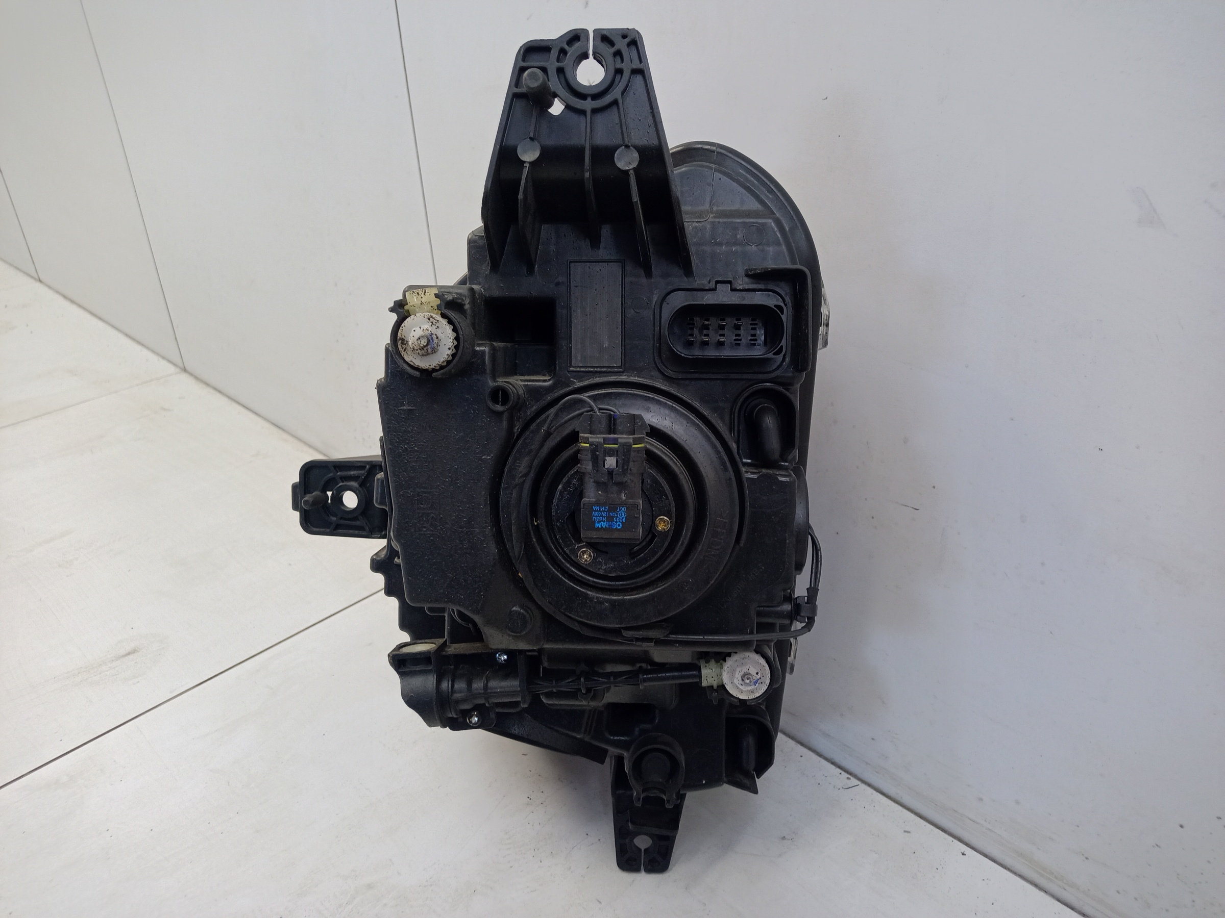 Фара передняя правая Omoda C5 галоген