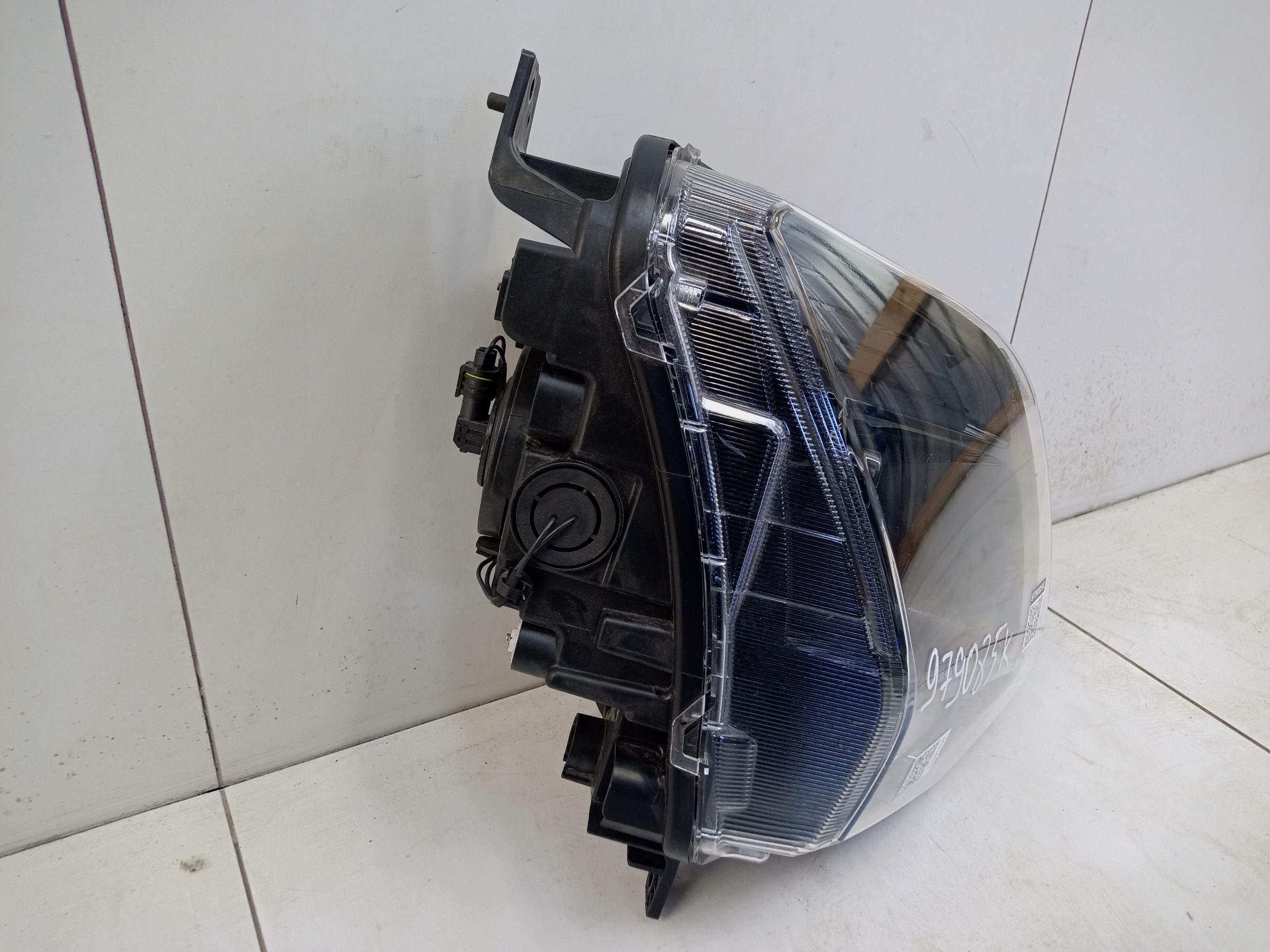 Фара передняя правая Omoda C5 галоген