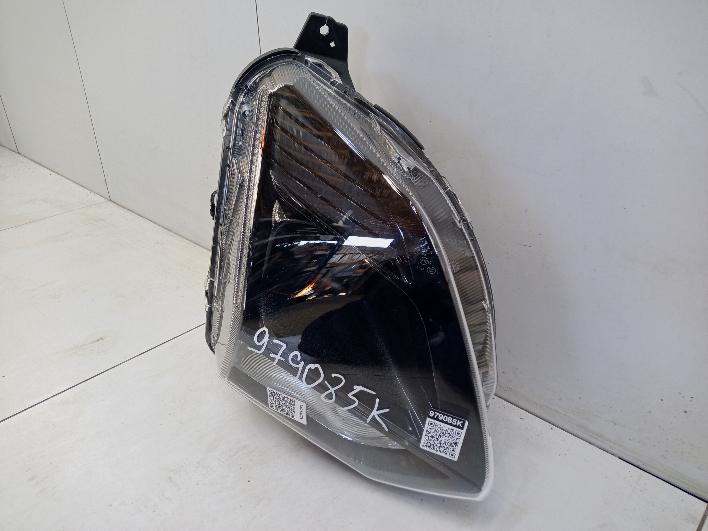 Фара передняя правая Omoda C5 галоген