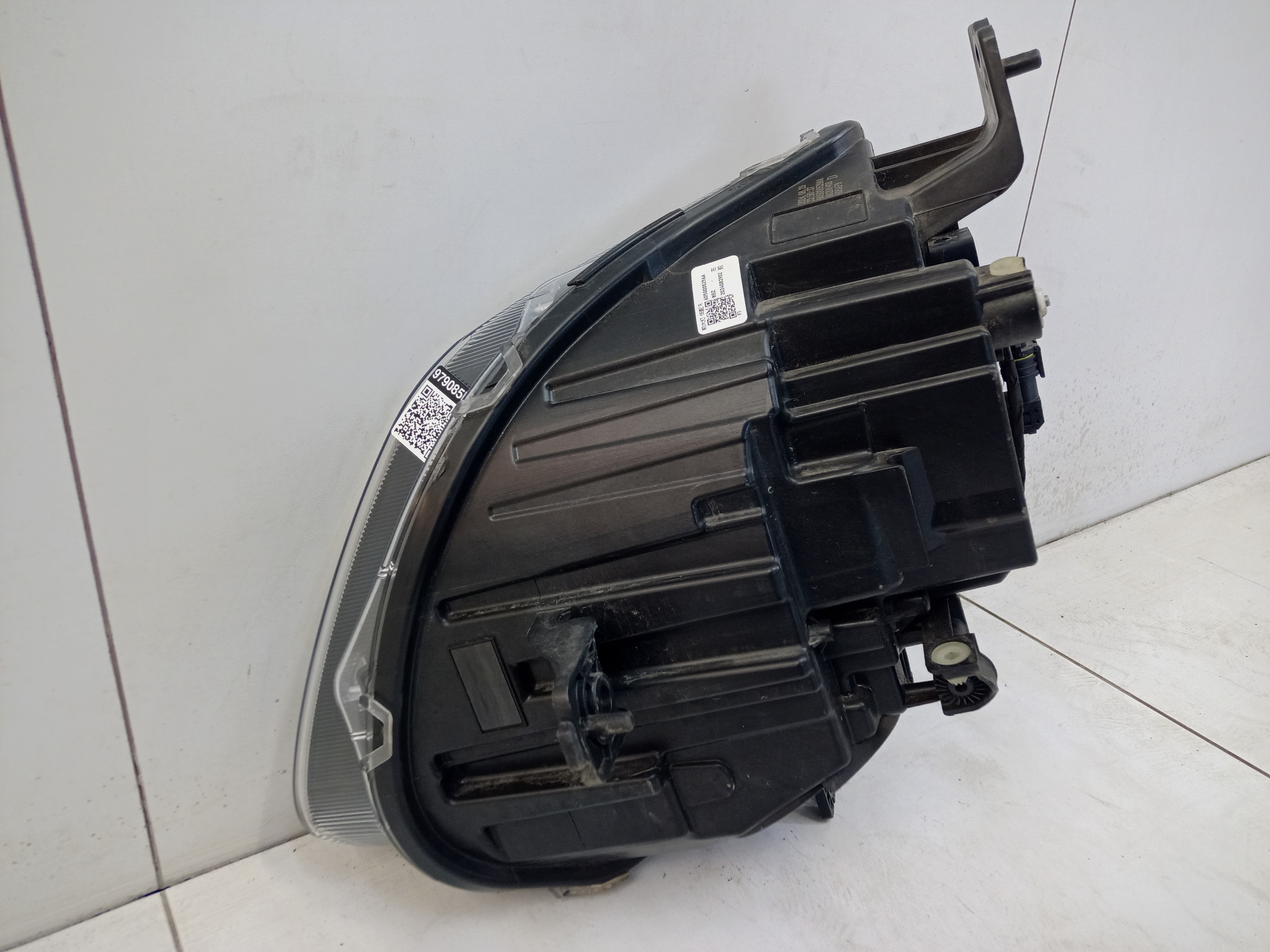 Фара передняя правая Omoda C5 галоген