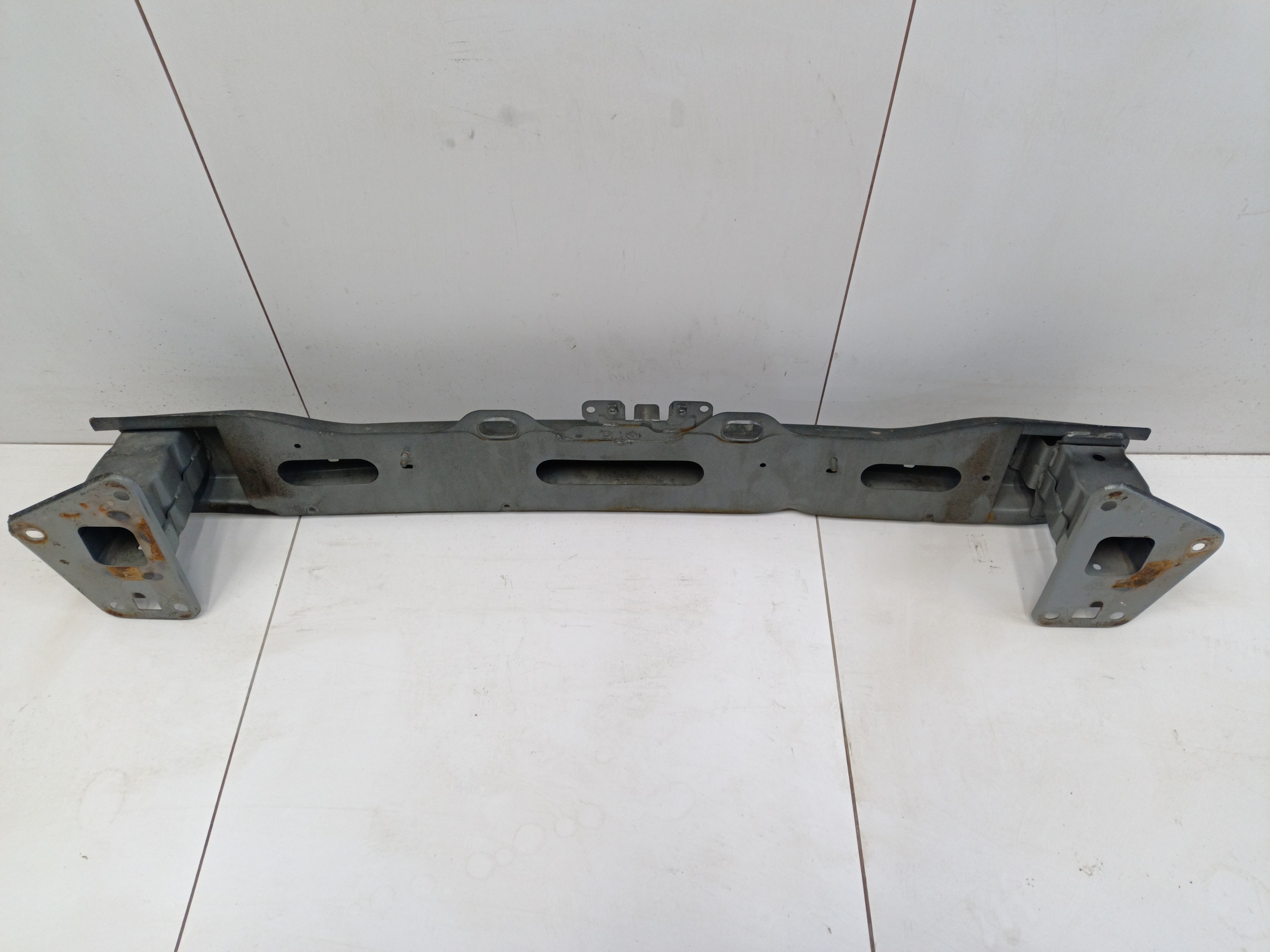 Усилитель переднего бампера Kaiyi E5