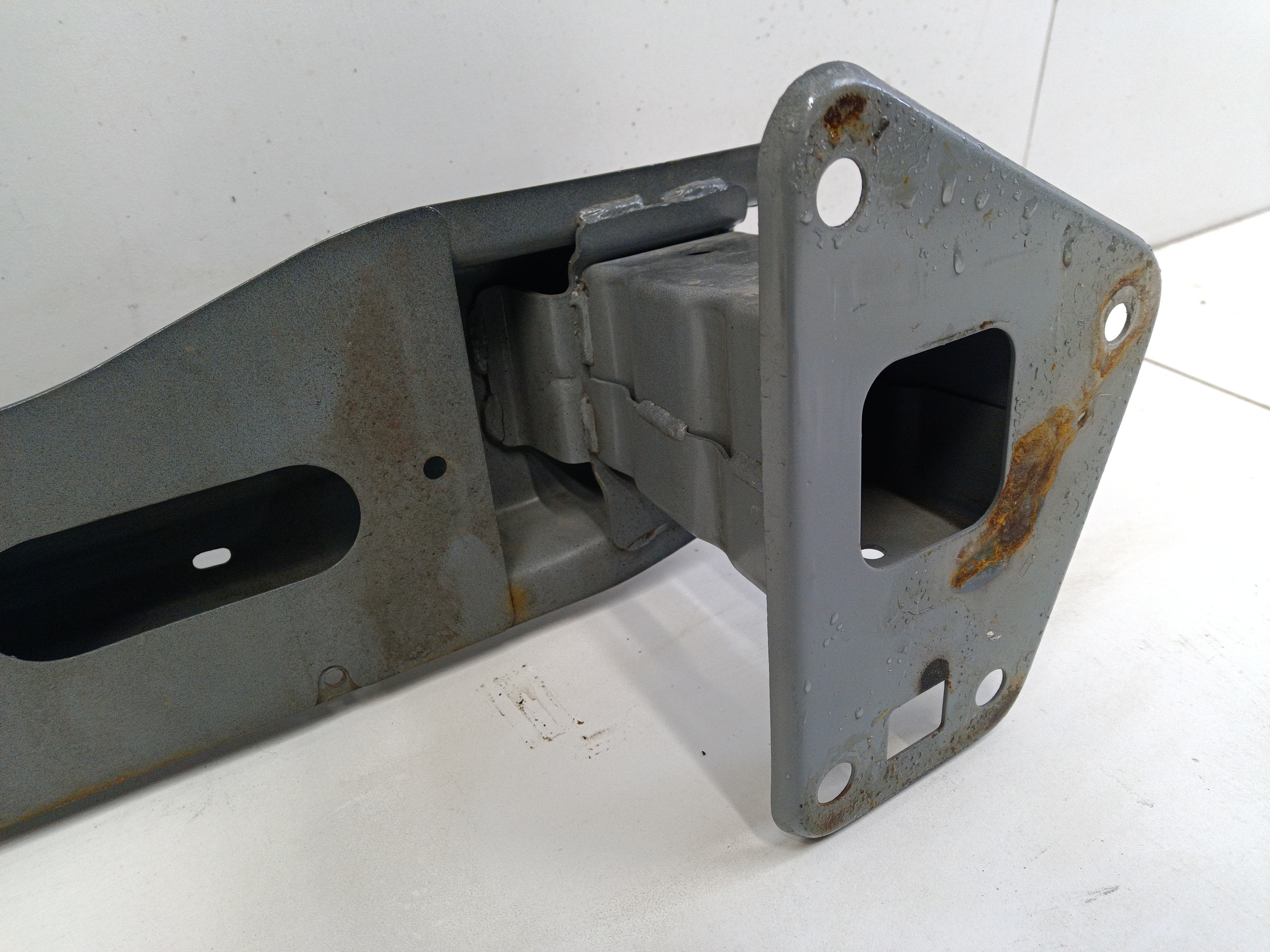 Усилитель переднего бампера Kaiyi E5