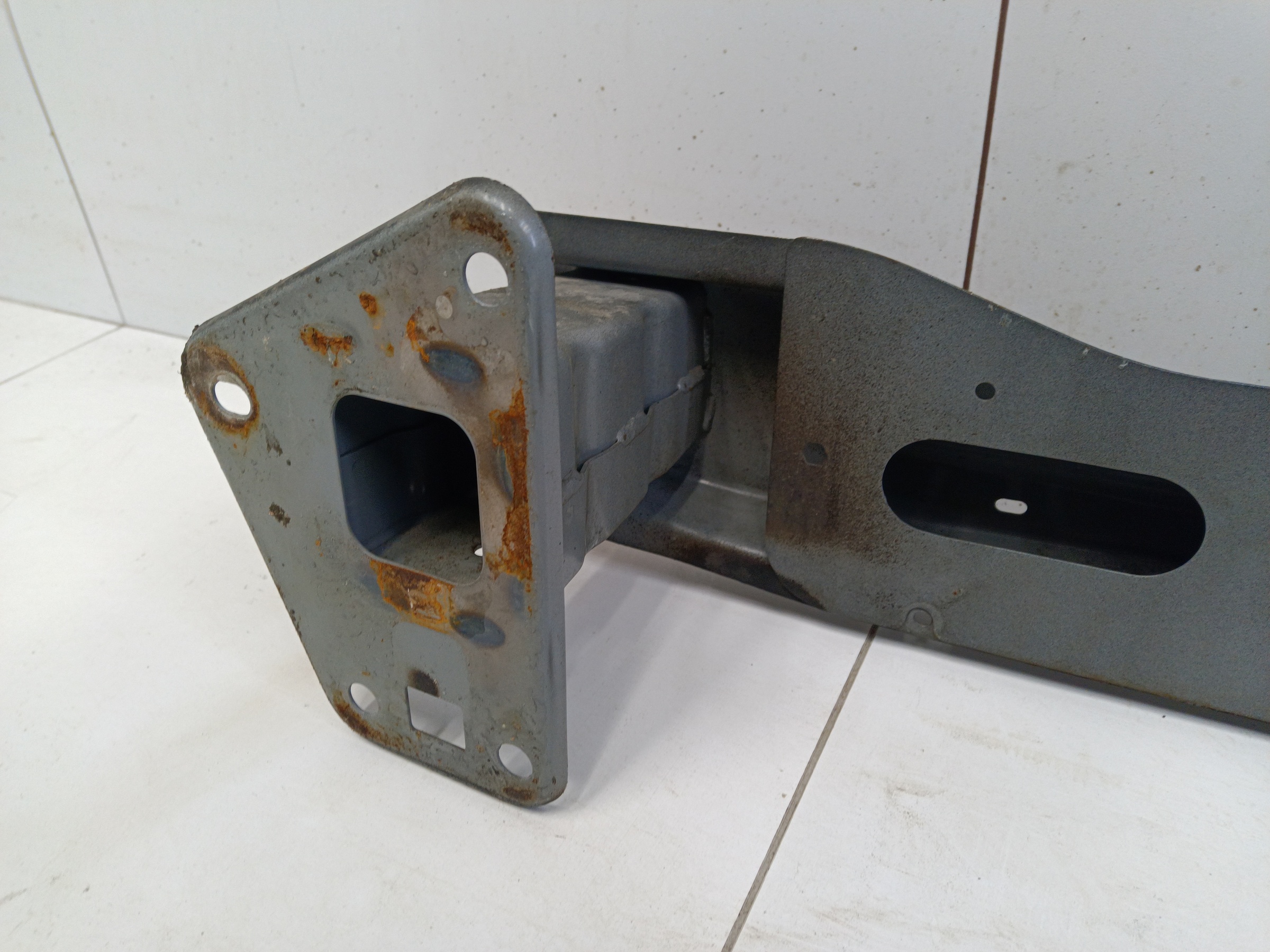 Усилитель переднего бампера Kaiyi E5