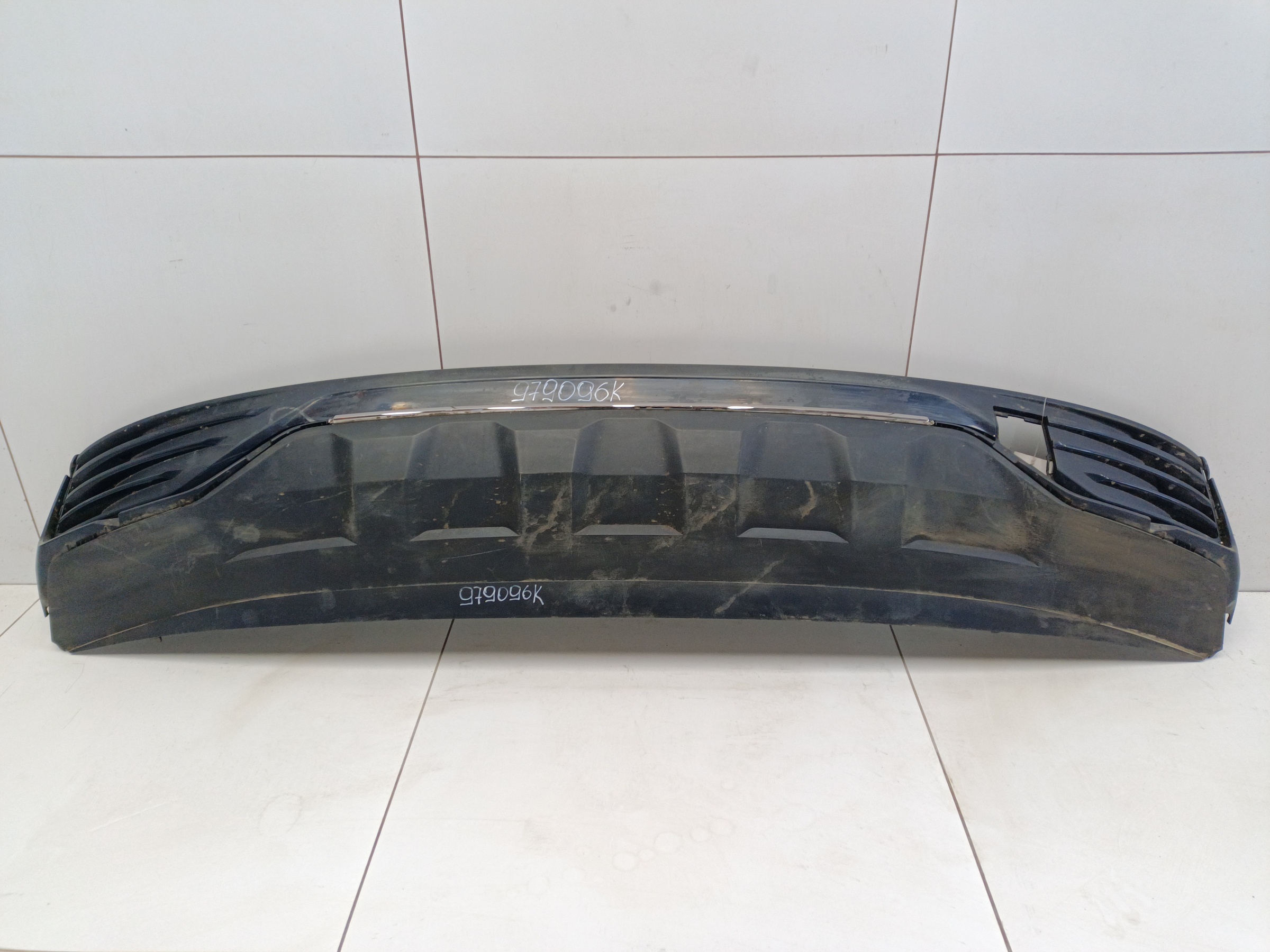 Юбка заднего бампера Geely Monjaro