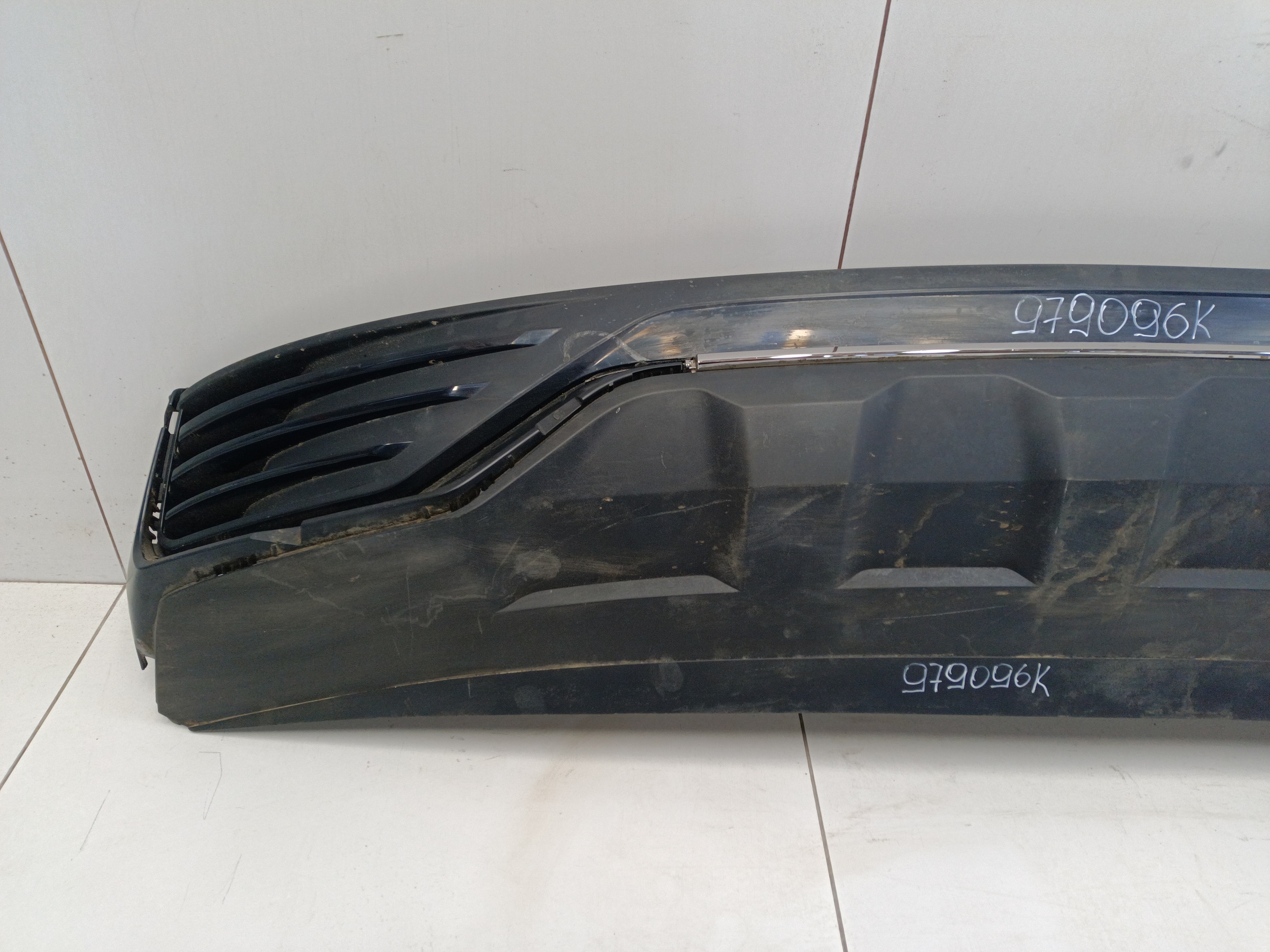 Юбка заднего бампера Geely Monjaro