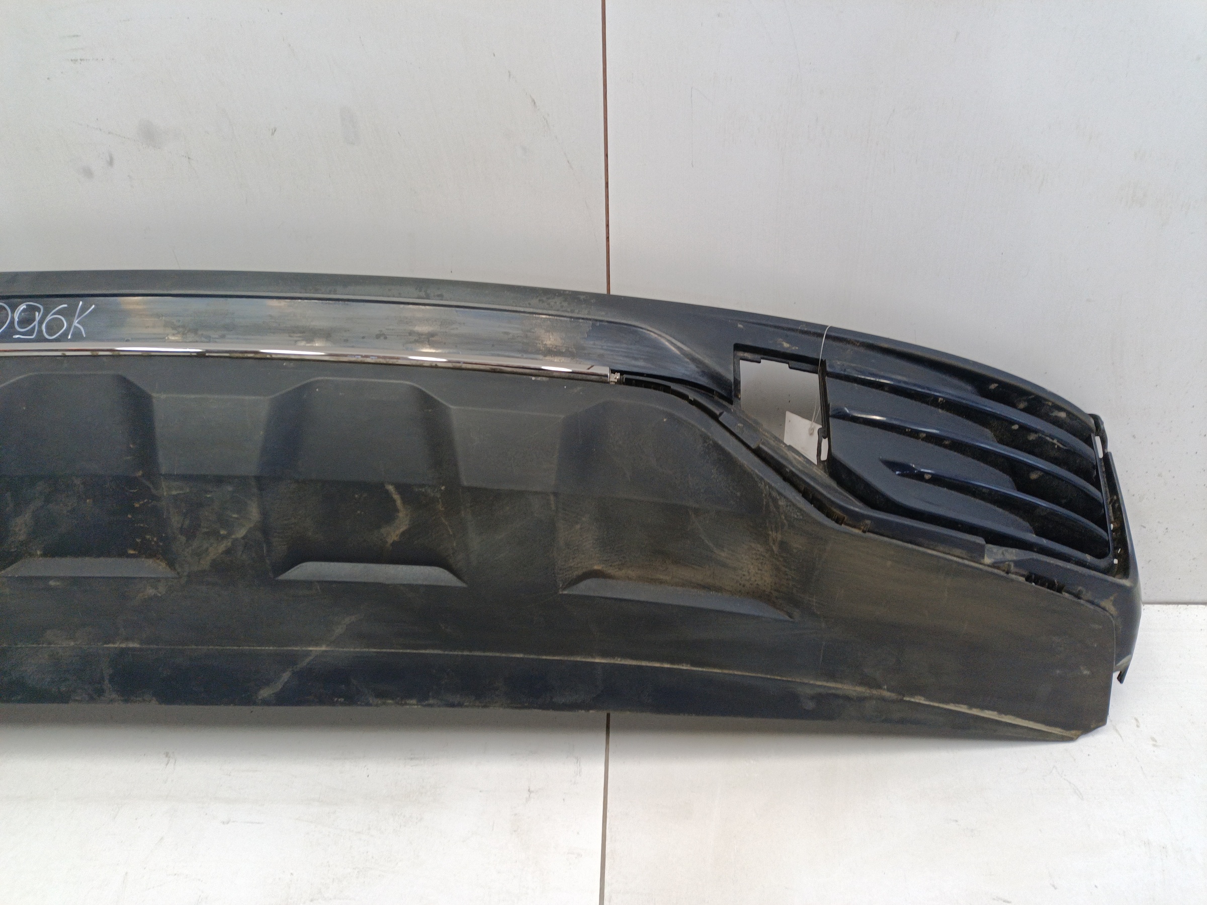 Юбка заднего бампера Geely Monjaro