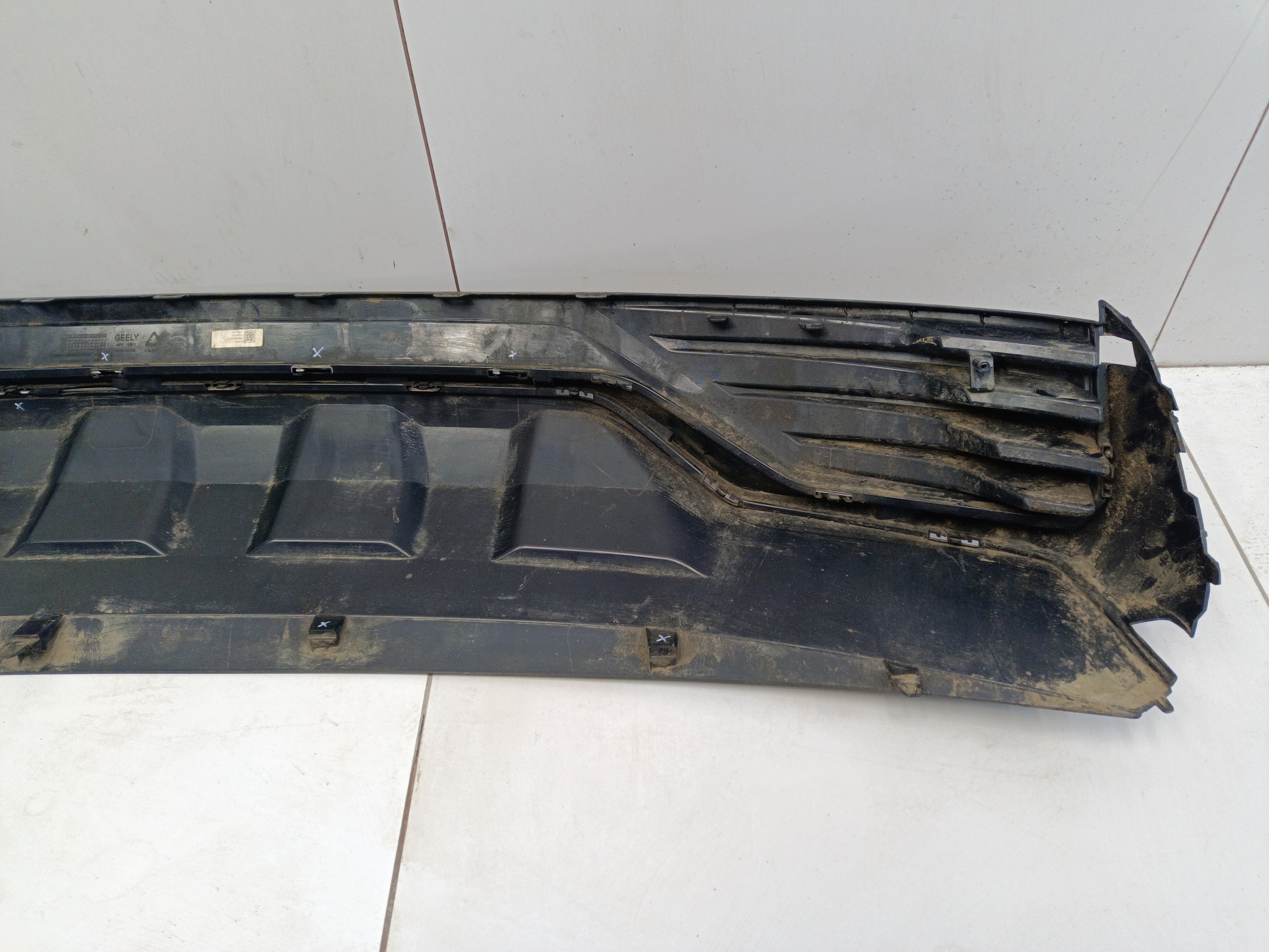 Юбка заднего бампера Geely Monjaro