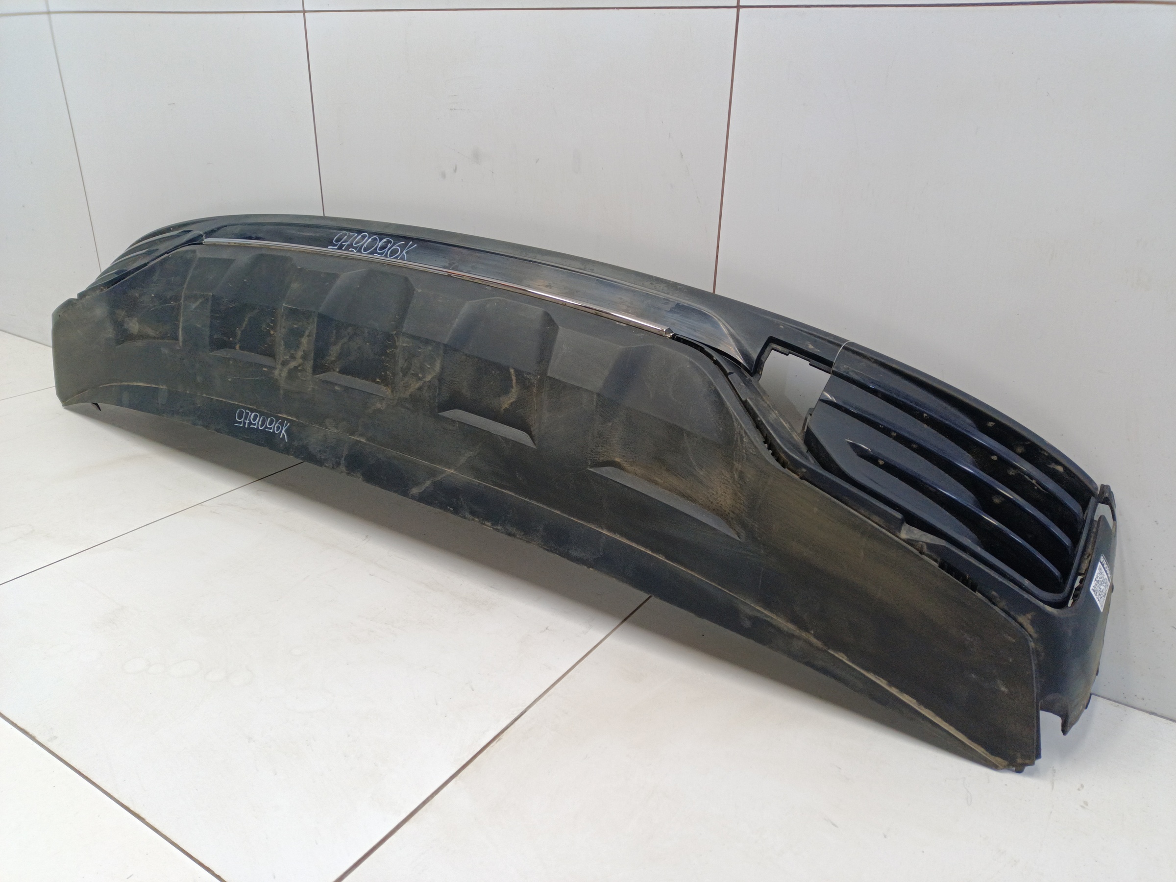 Юбка заднего бампера Geely Monjaro