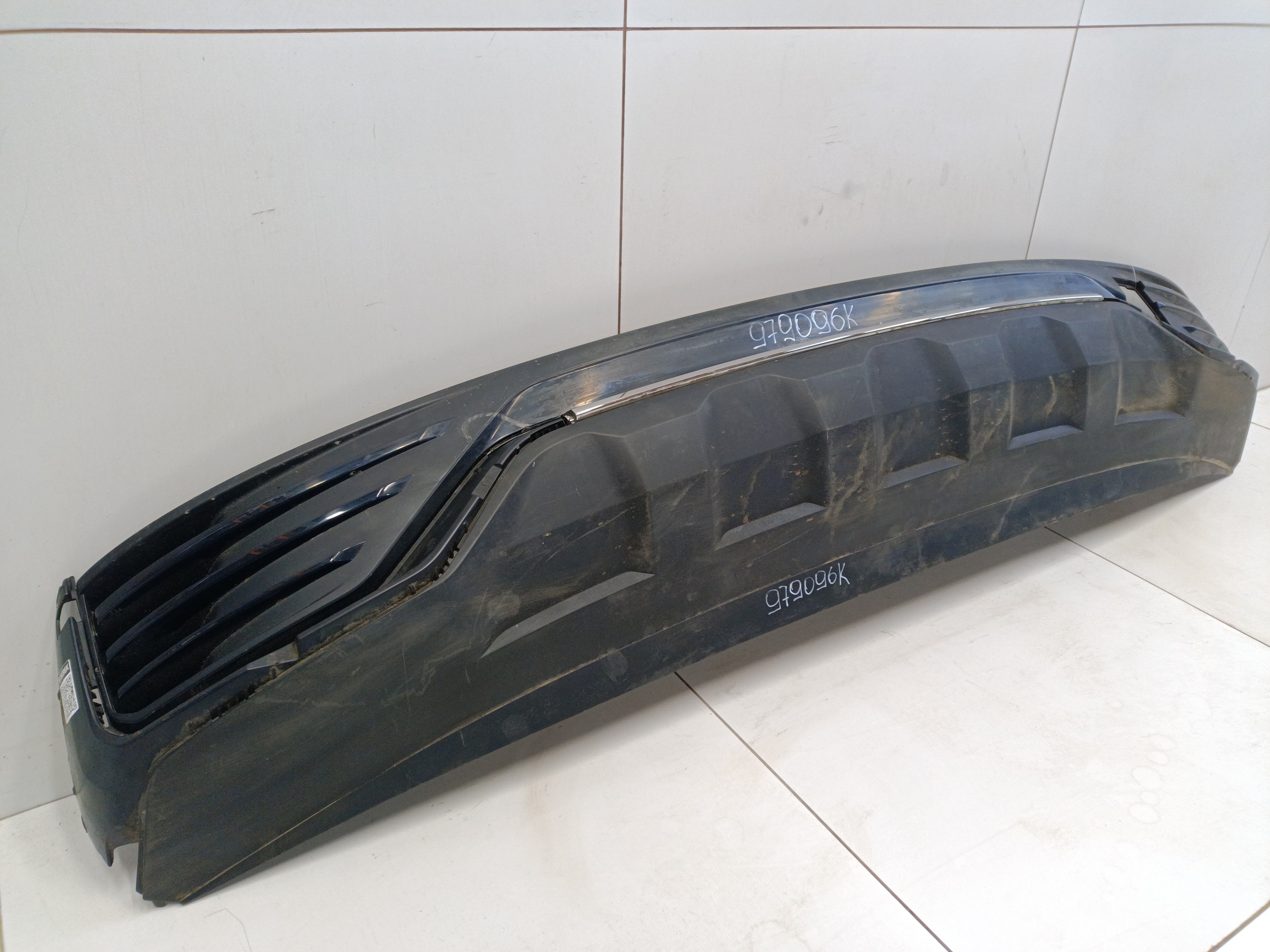 Юбка заднего бампера Geely Monjaro