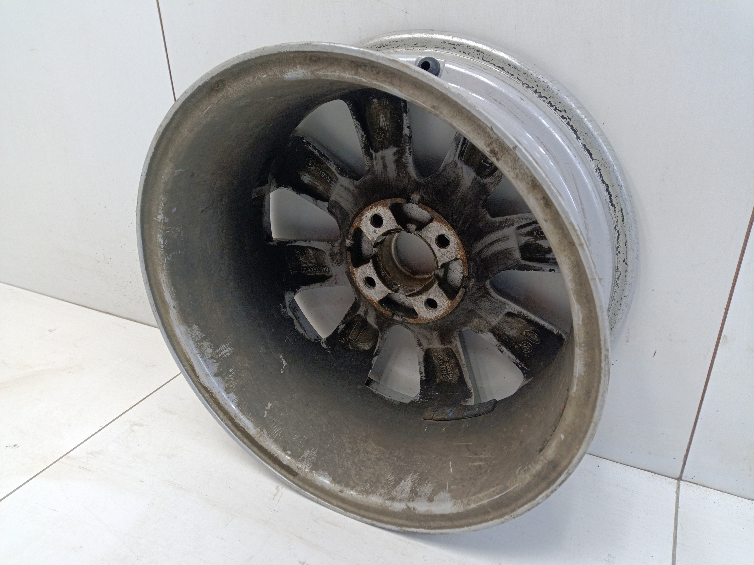 Диск колеса литой Lada Largus Restail R15