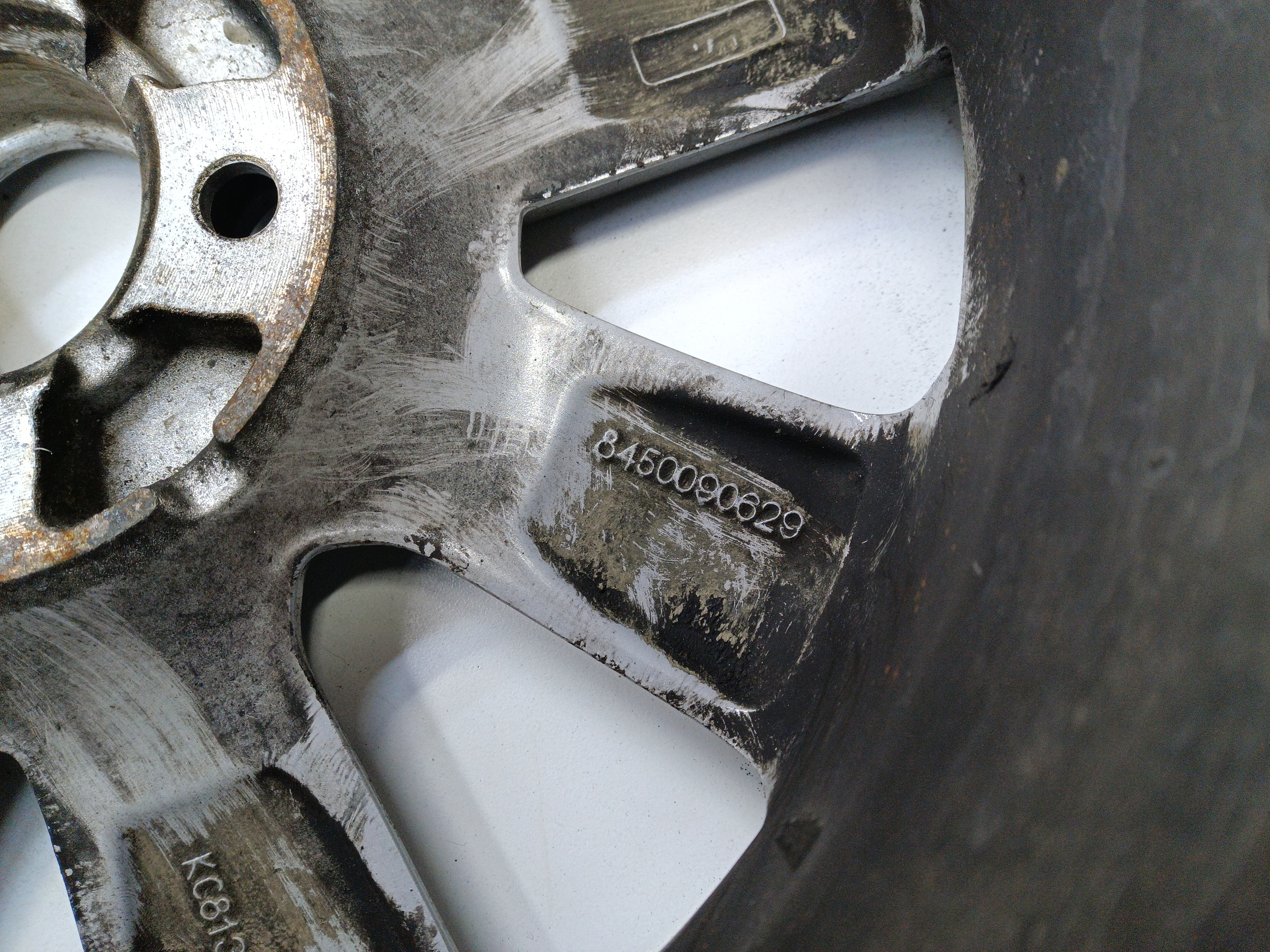 Диск колеса литой Lada Largus Restail R15