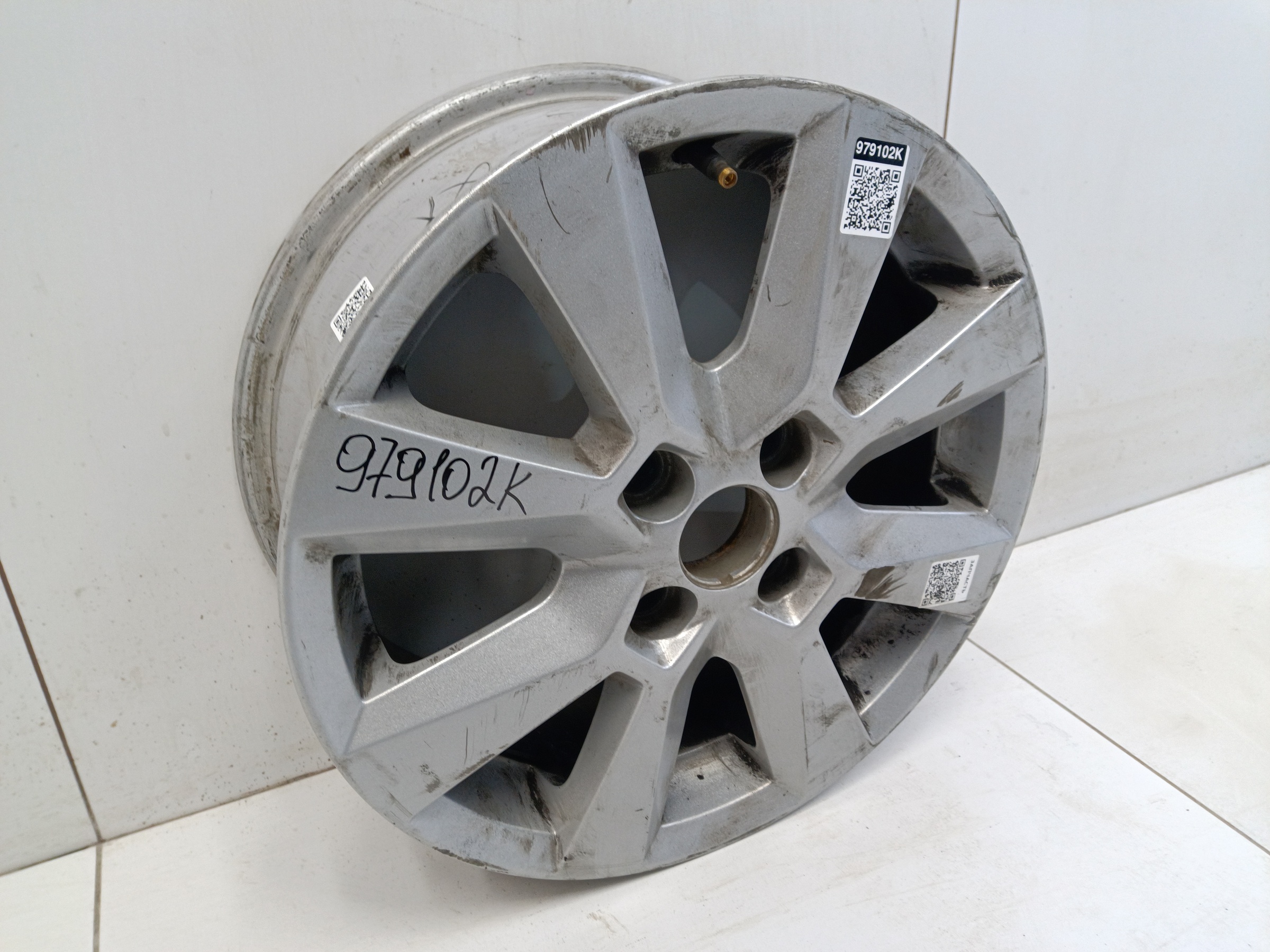 Диск колеса литой Lada Largus Restail R15